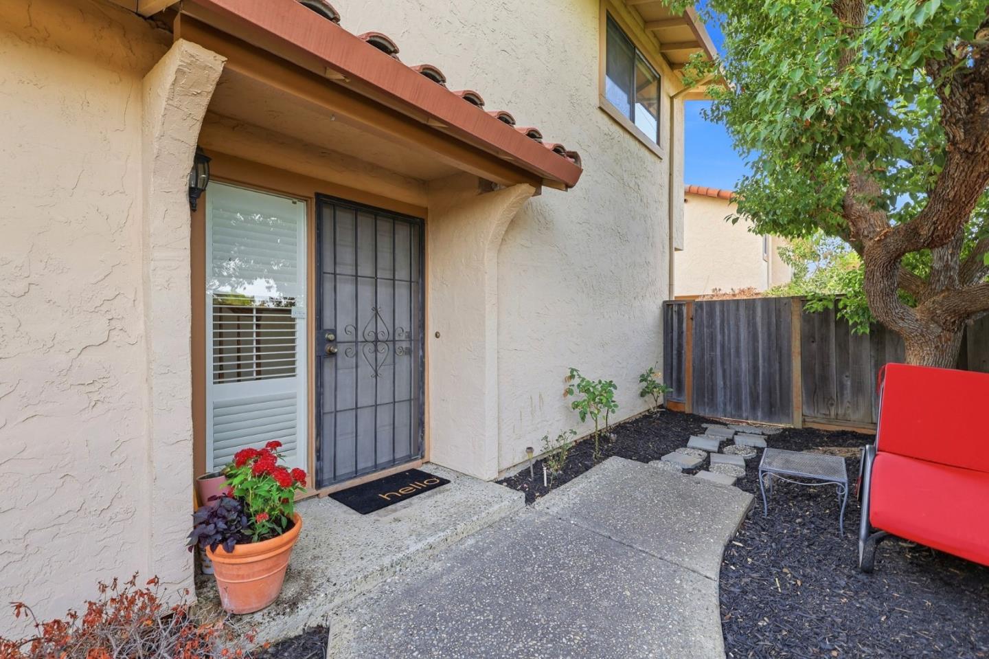 1601 Singletree WAY