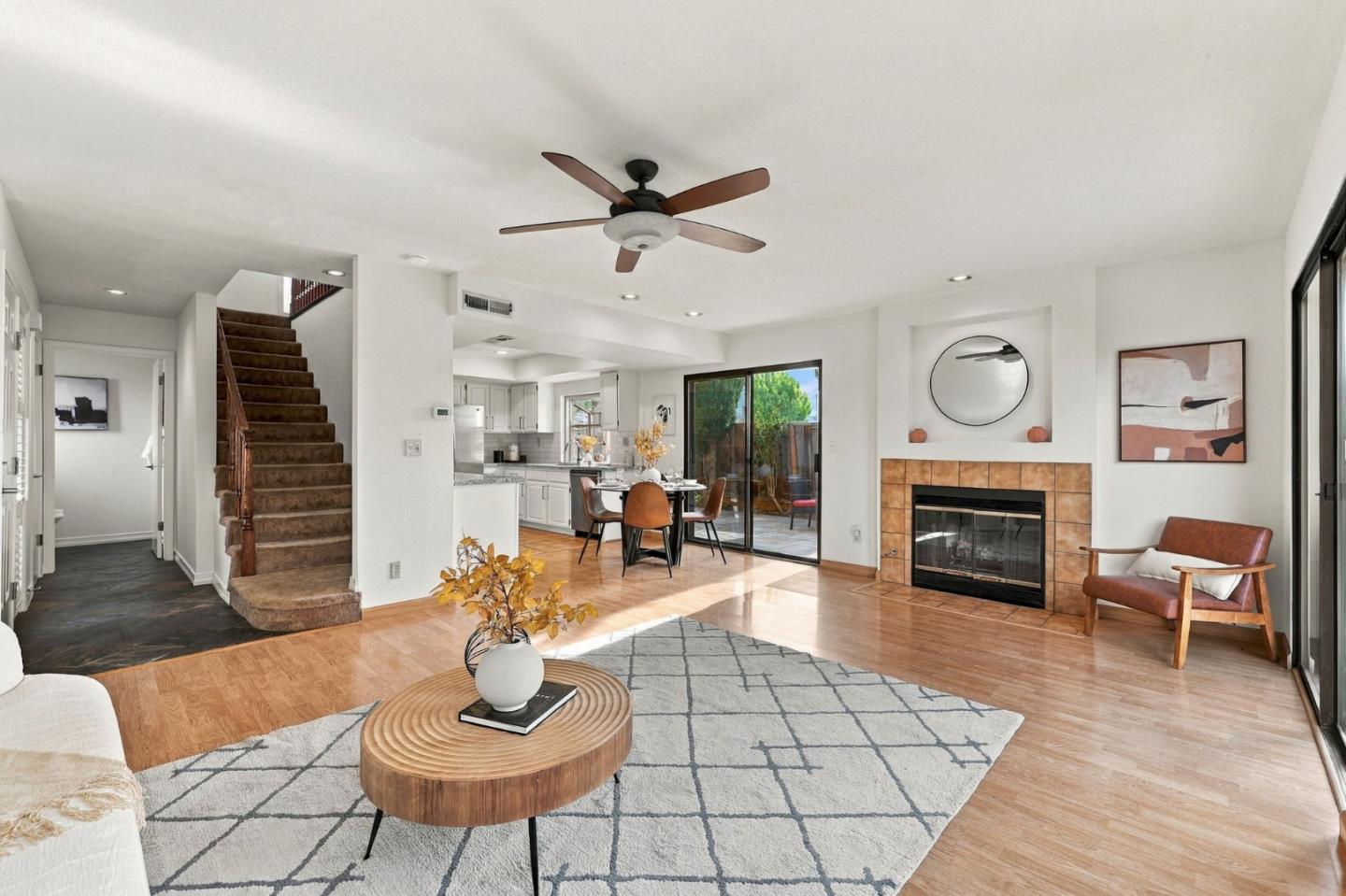 1601 Singletree WAY