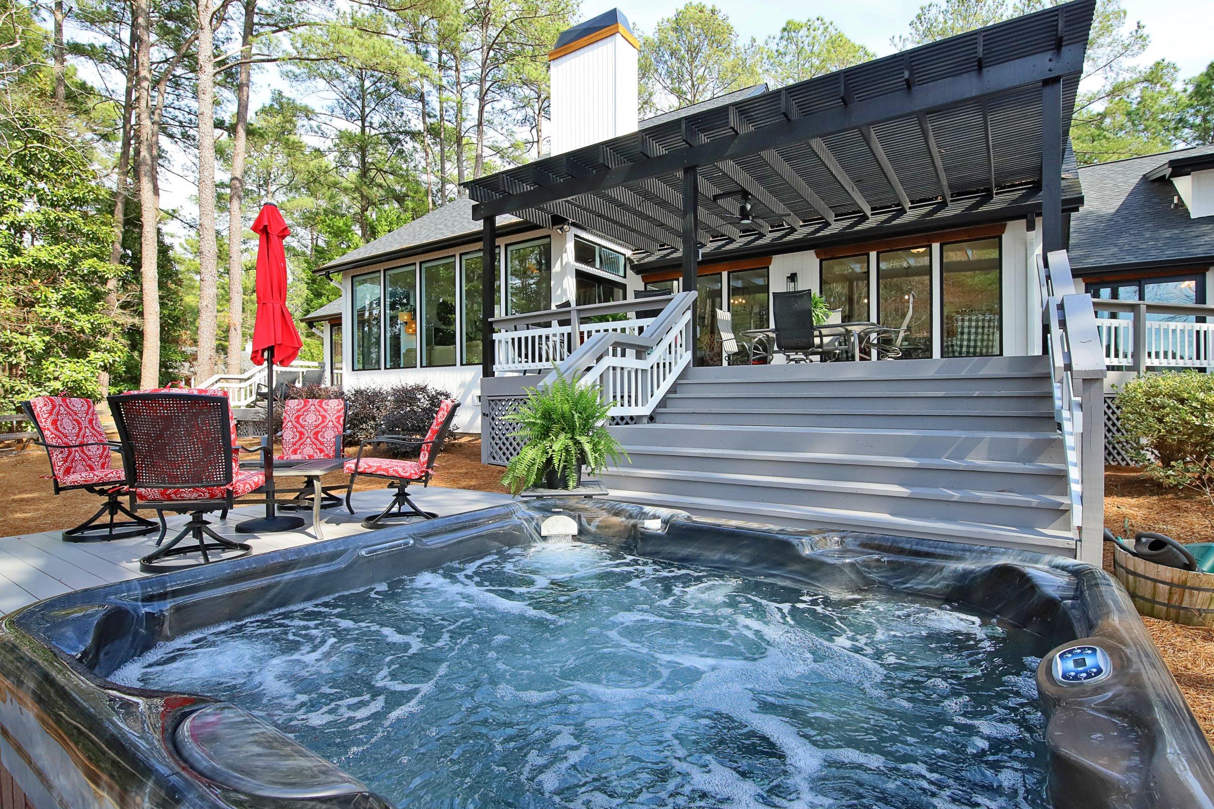 355 Lake Forest Drive SW