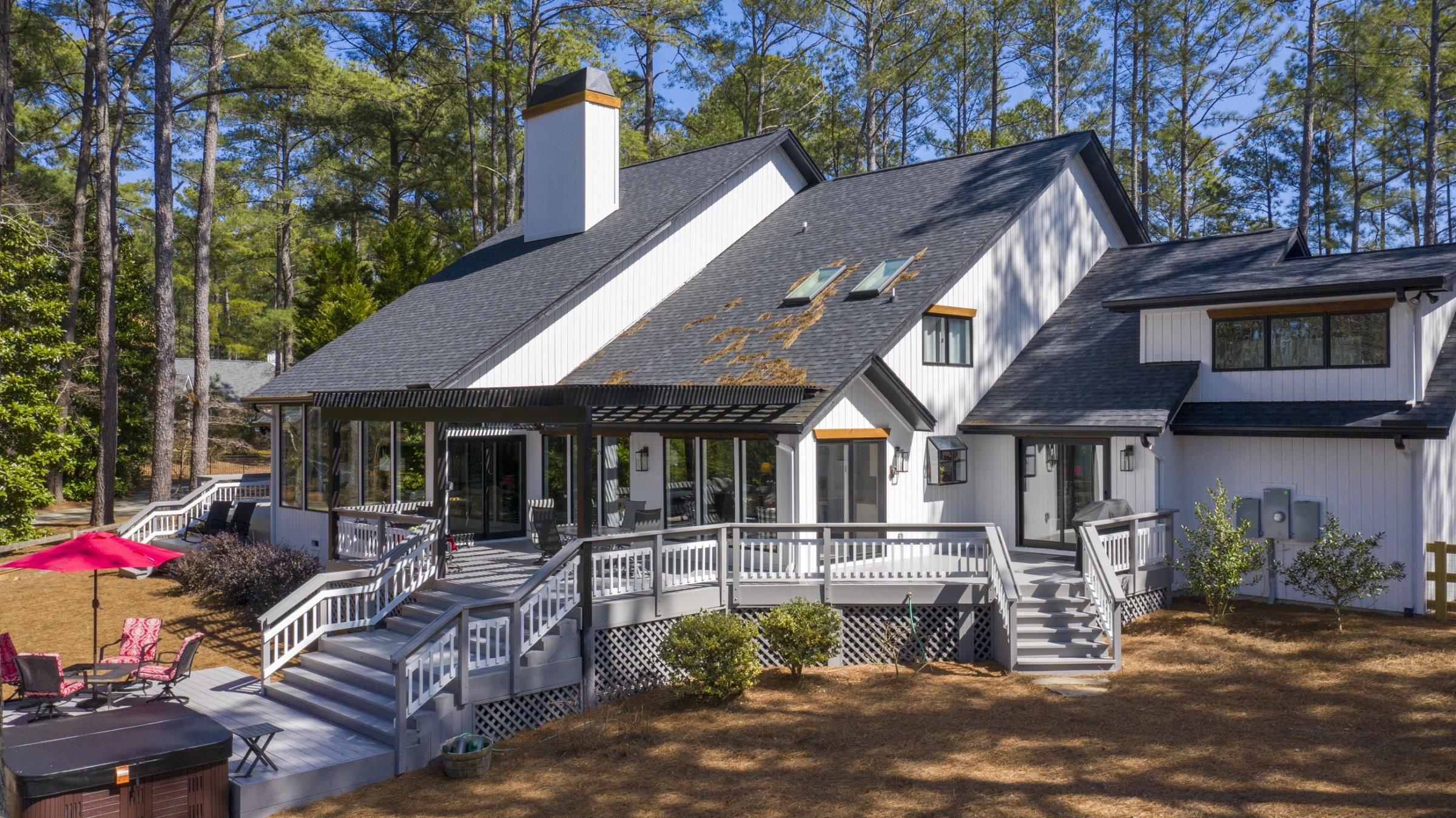 355 Lake Forest Drive SW