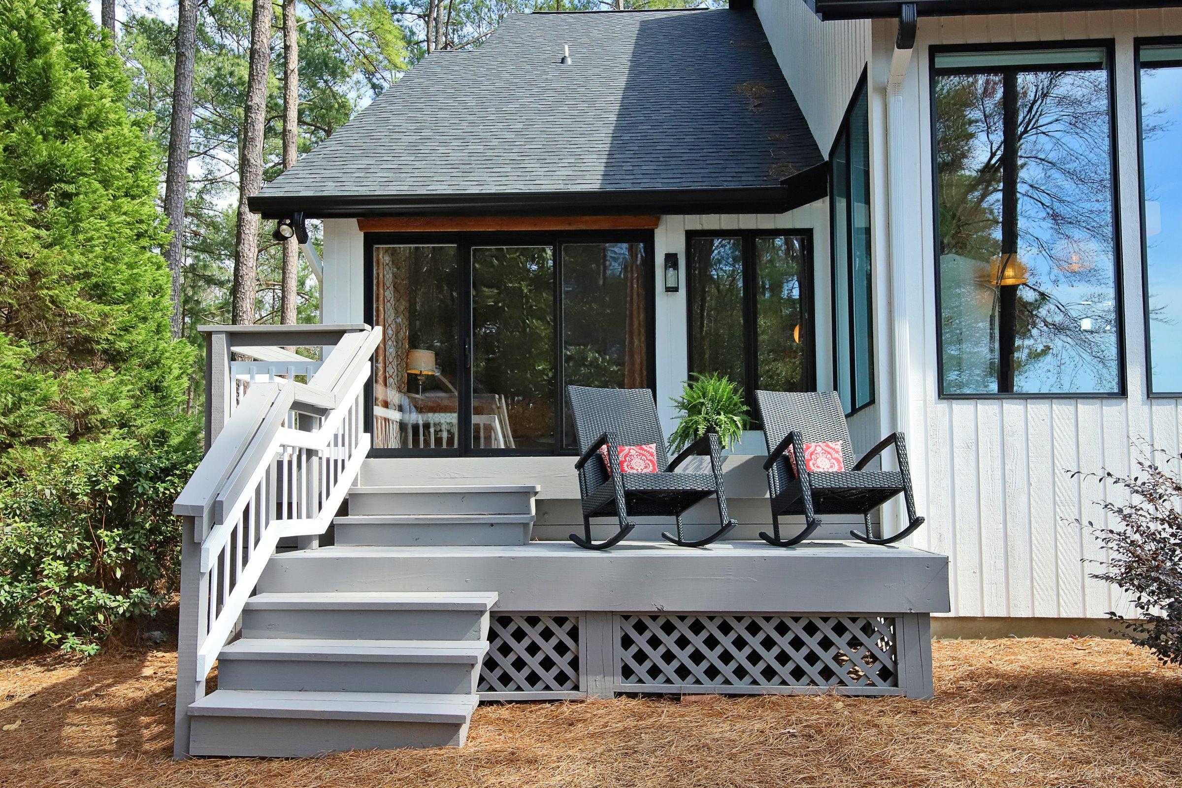 355 Lake Forest Drive SW