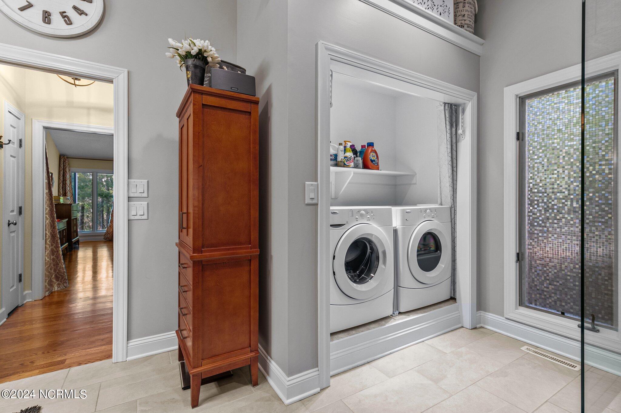 355 Lake Forest Drive SW