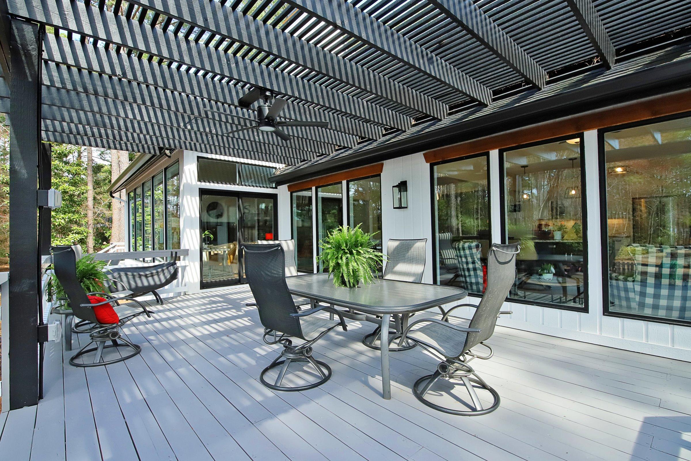 355 Lake Forest Drive SW