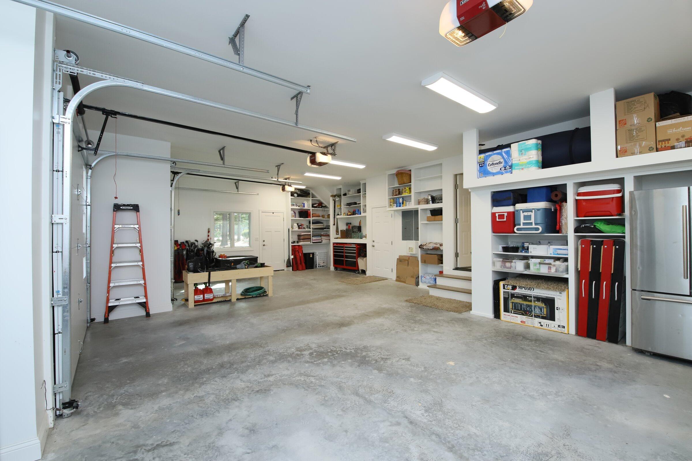 355 Lake Forest Drive SW