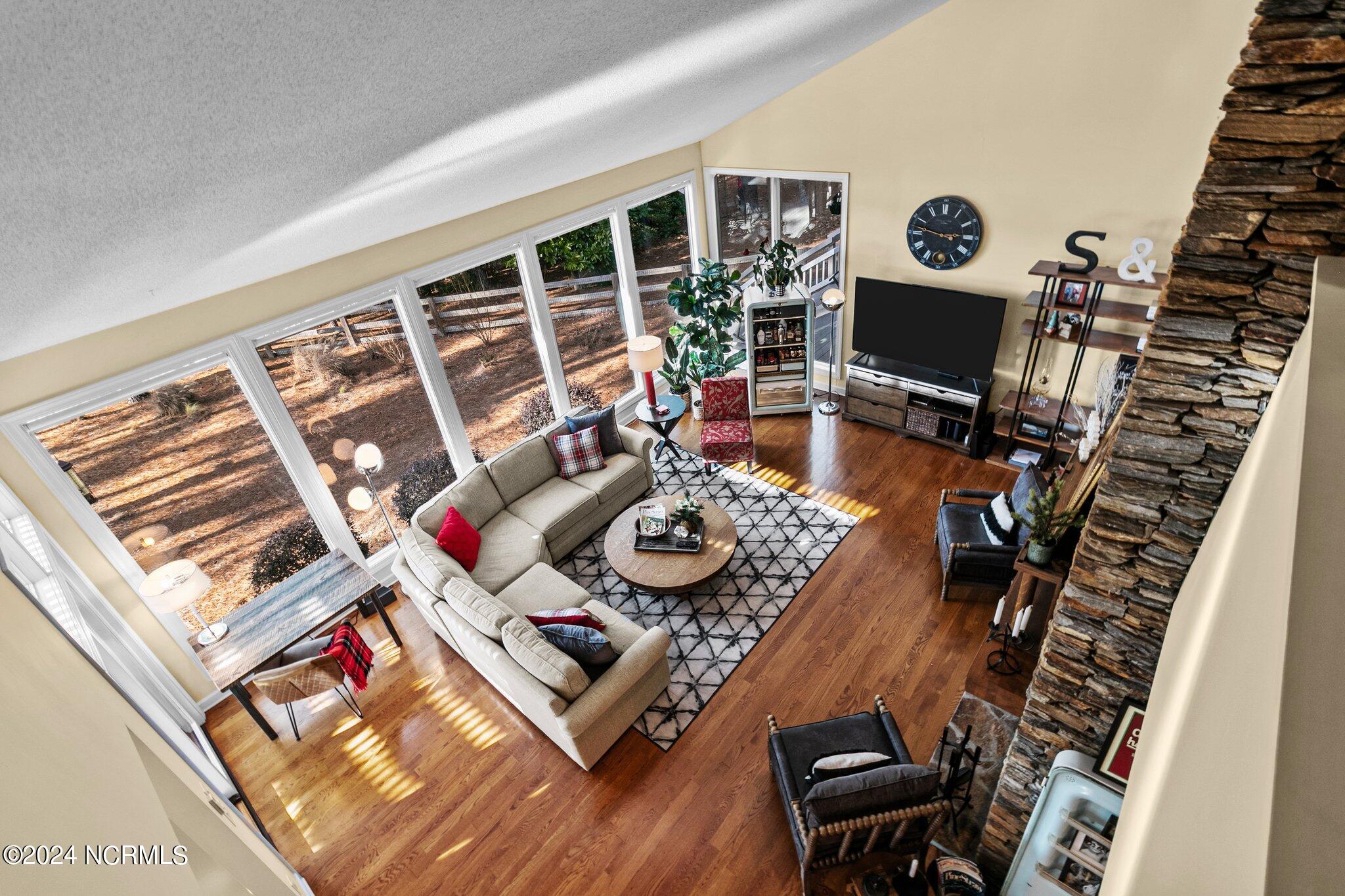 355 Lake Forest Drive SW