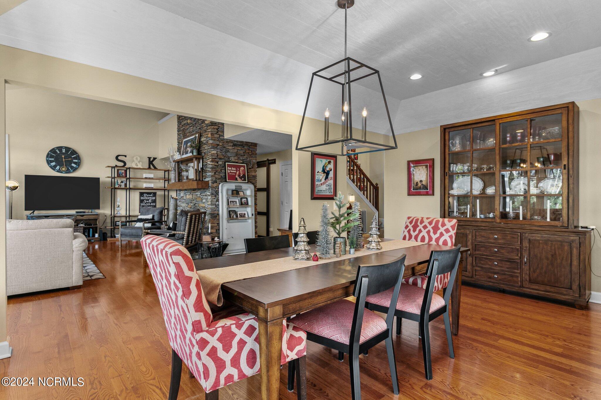 355 Lake Forest Drive SW