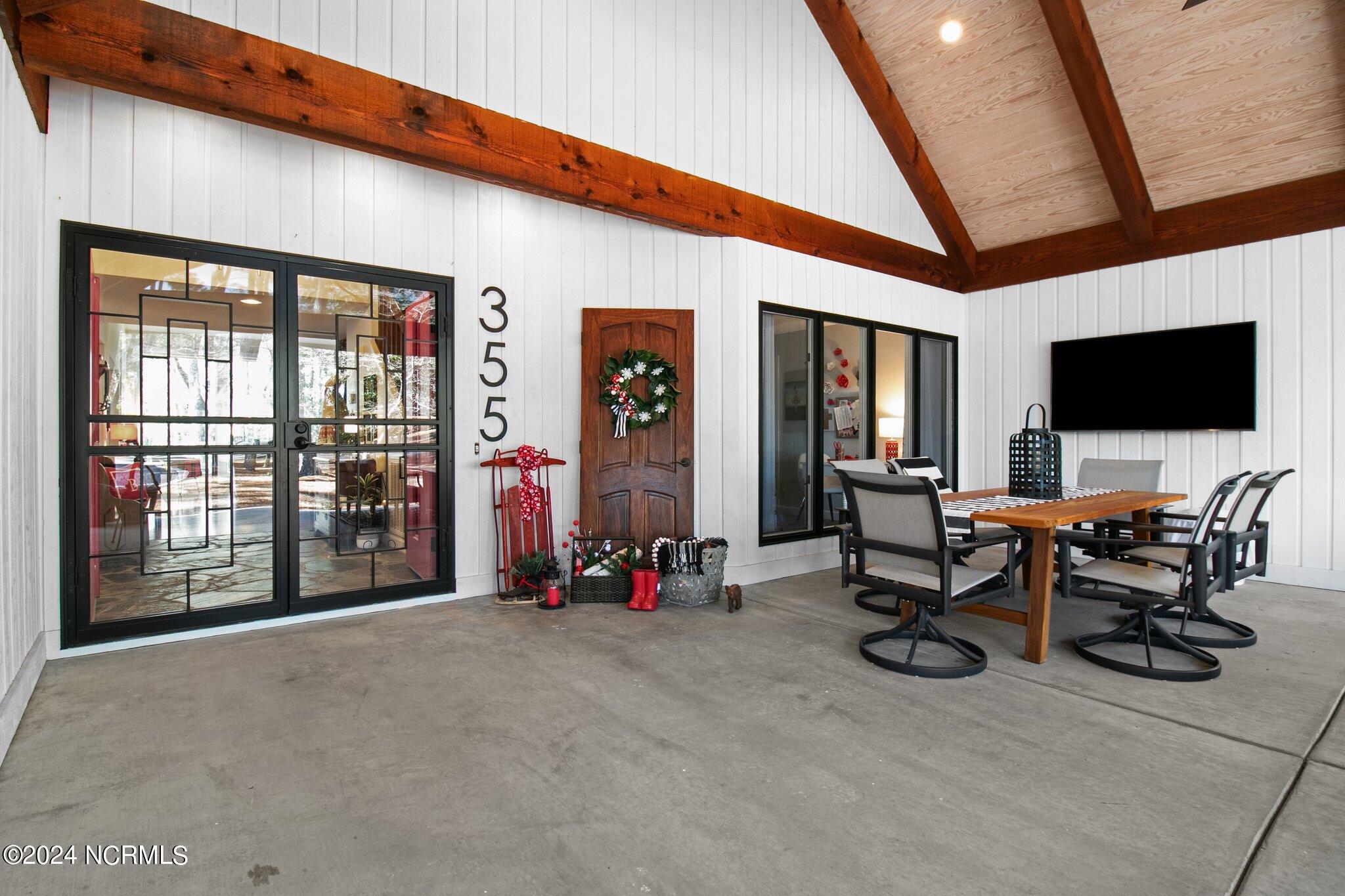 355 Lake Forest Drive SW