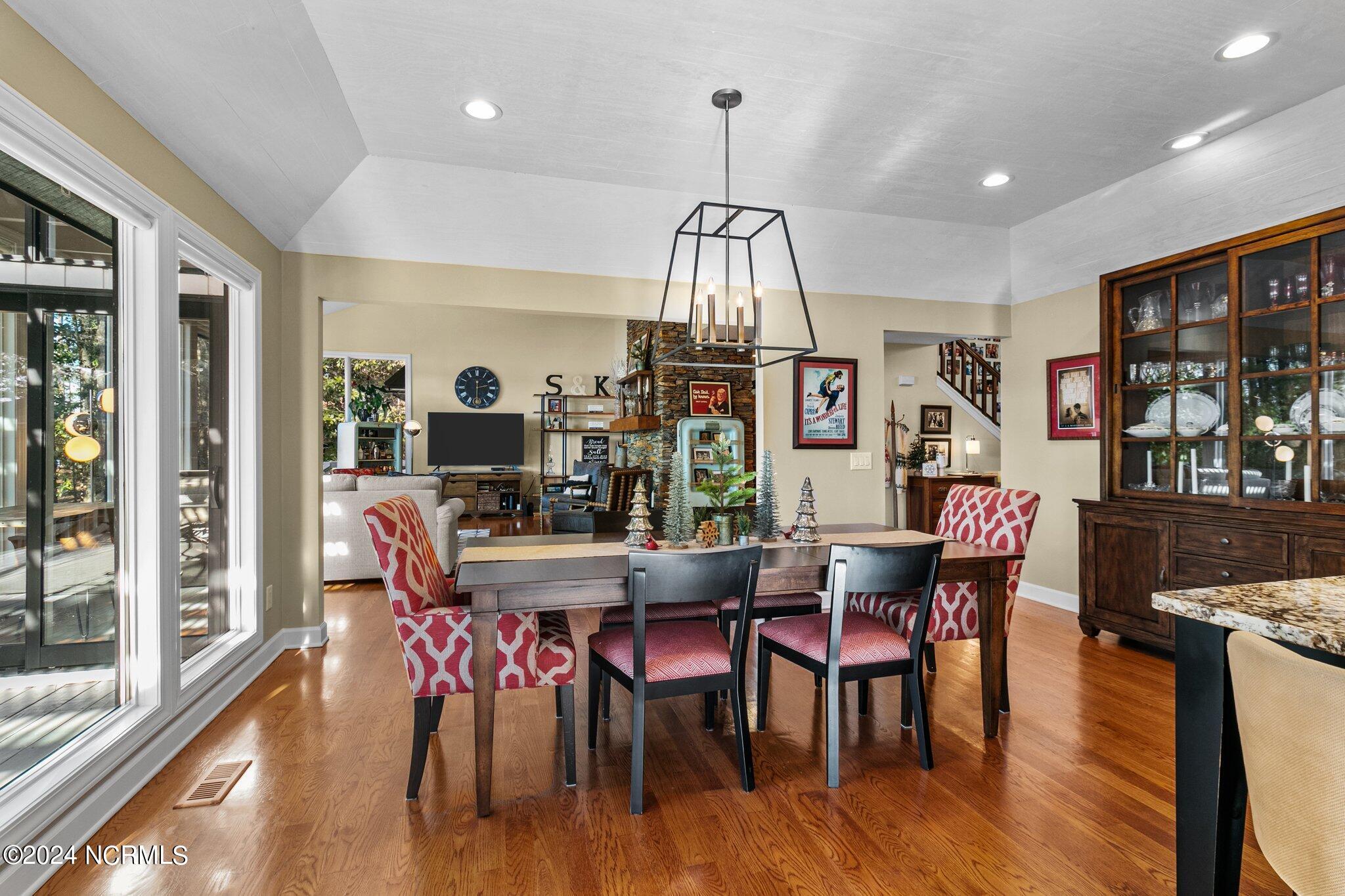 355 Lake Forest Drive SW