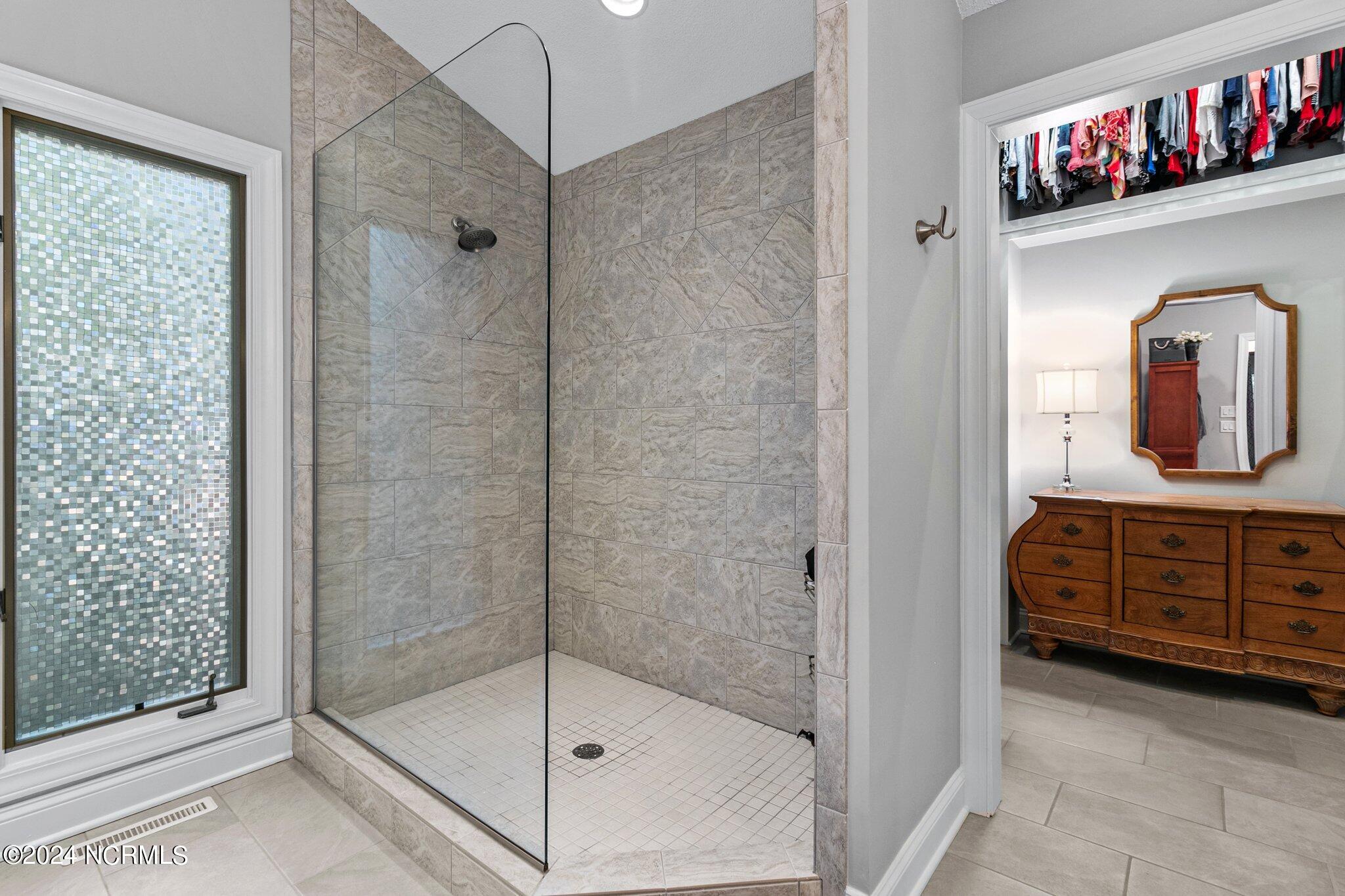 355 Lake Forest Drive SW