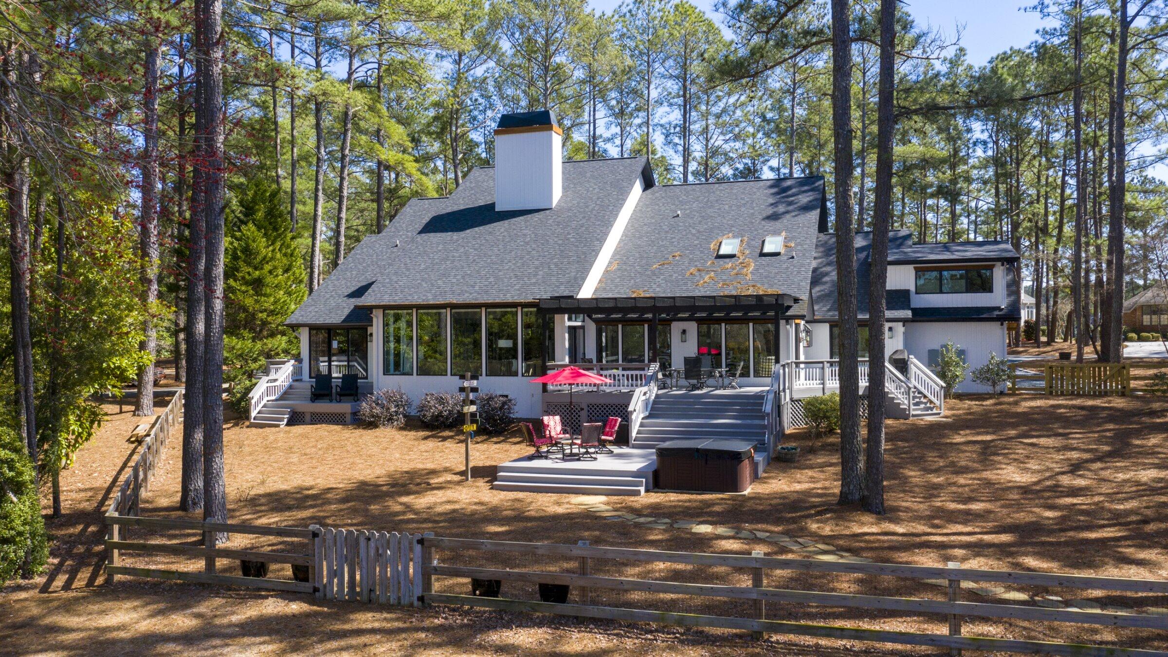 355 Lake Forest Drive SW