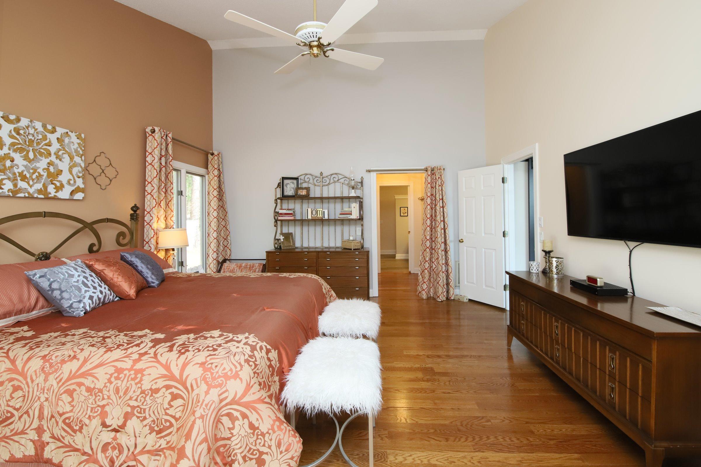 355 Lake Forest Drive SW