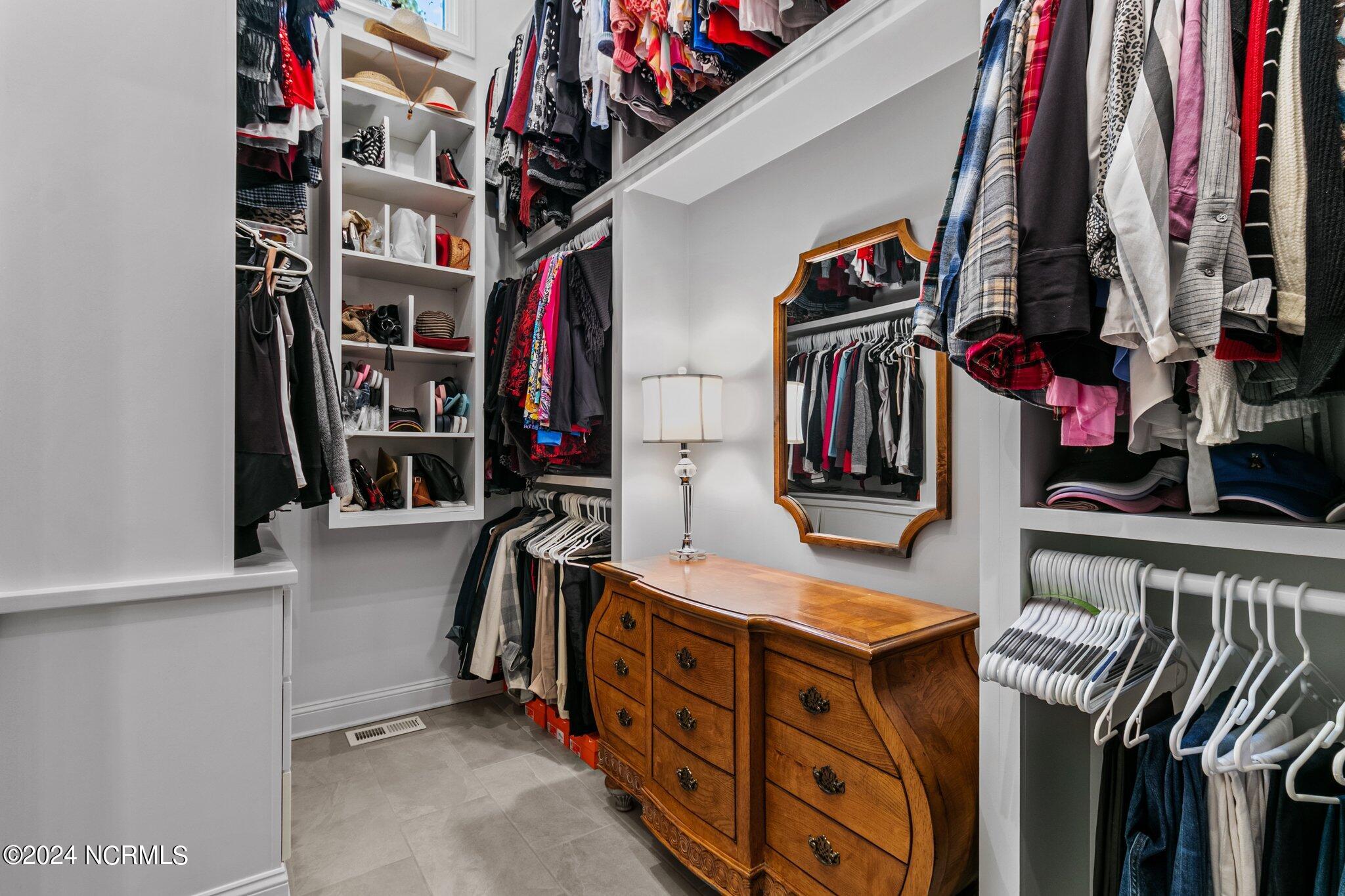 355 Lake Forest Drive SW