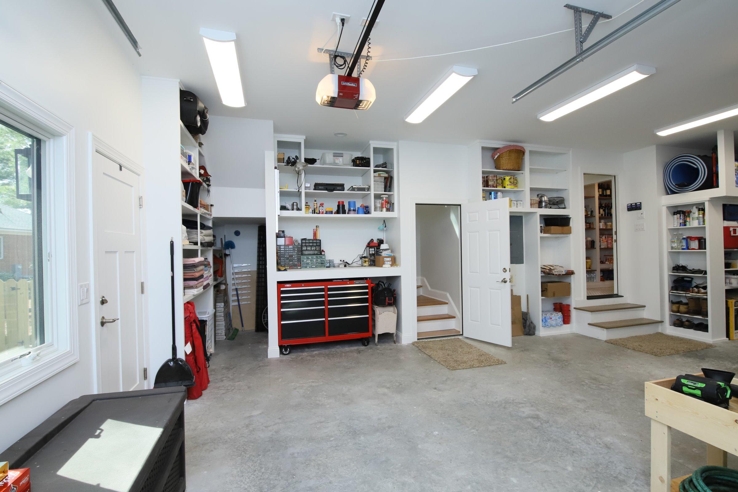 355 Lake Forest Drive SW