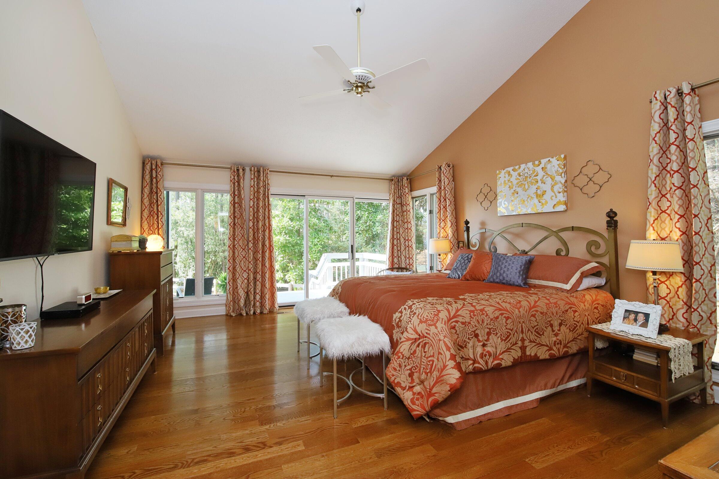 355 Lake Forest Drive SW