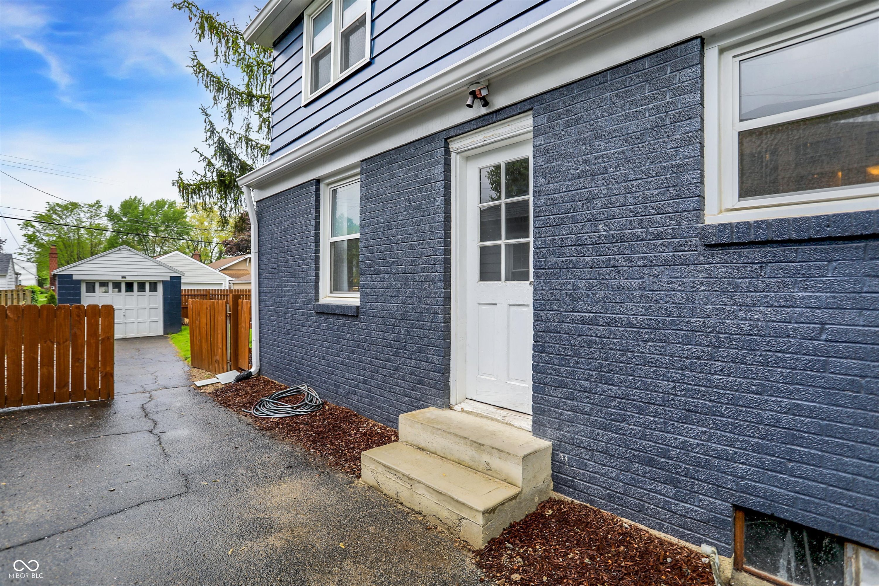 6106 Evanston Avenue