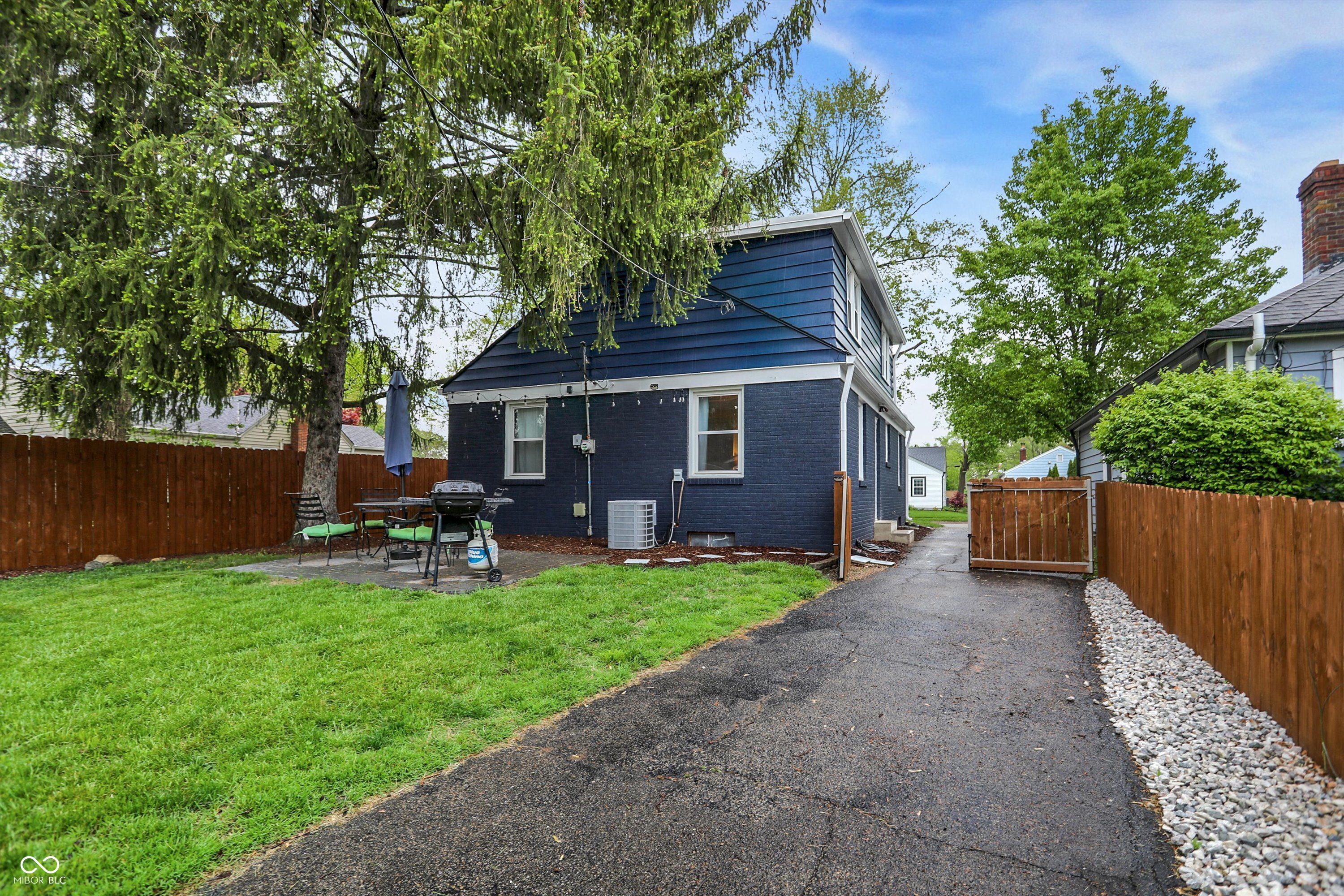 6106 Evanston Avenue