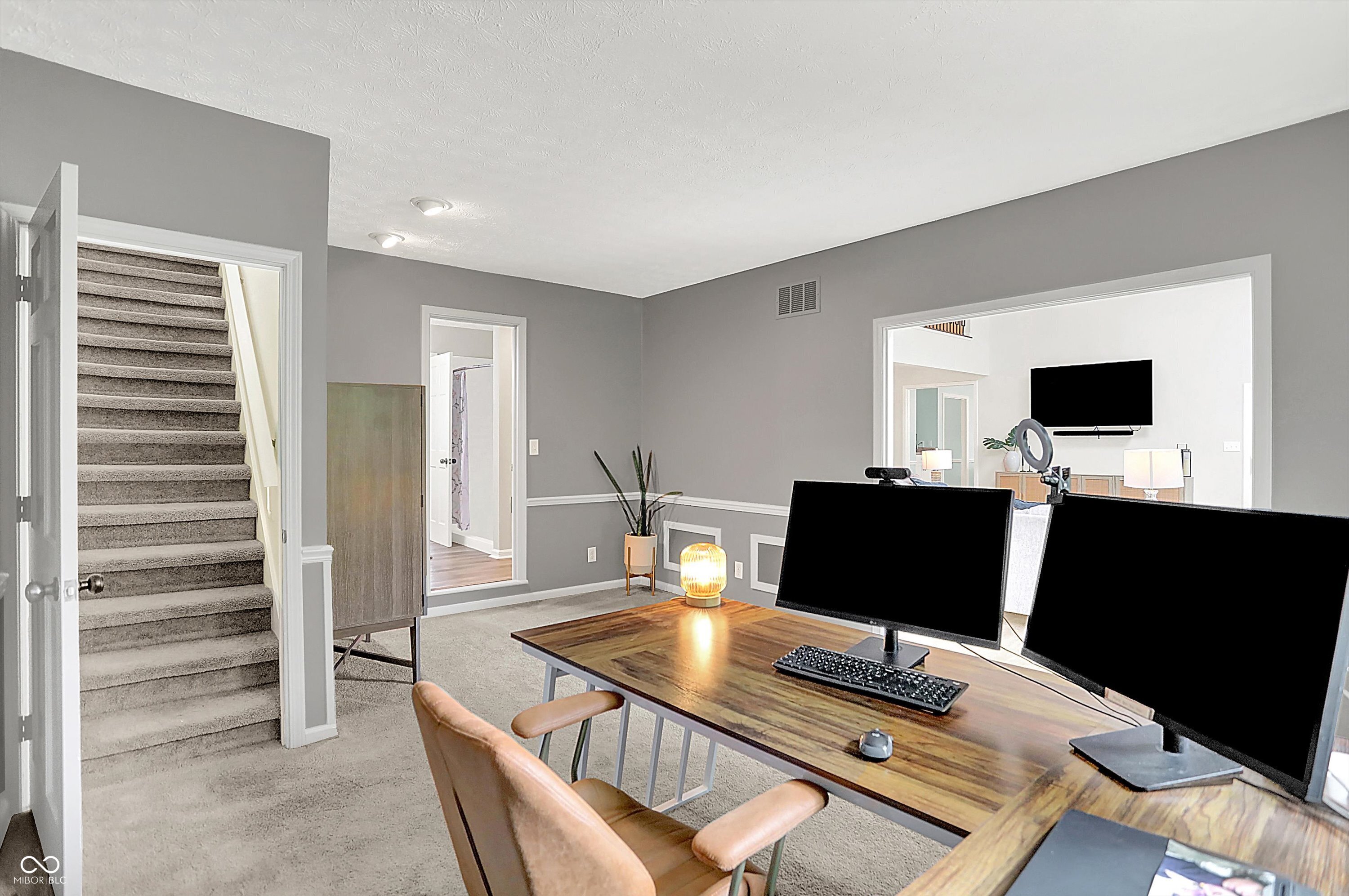 5091 Woodfield Drive