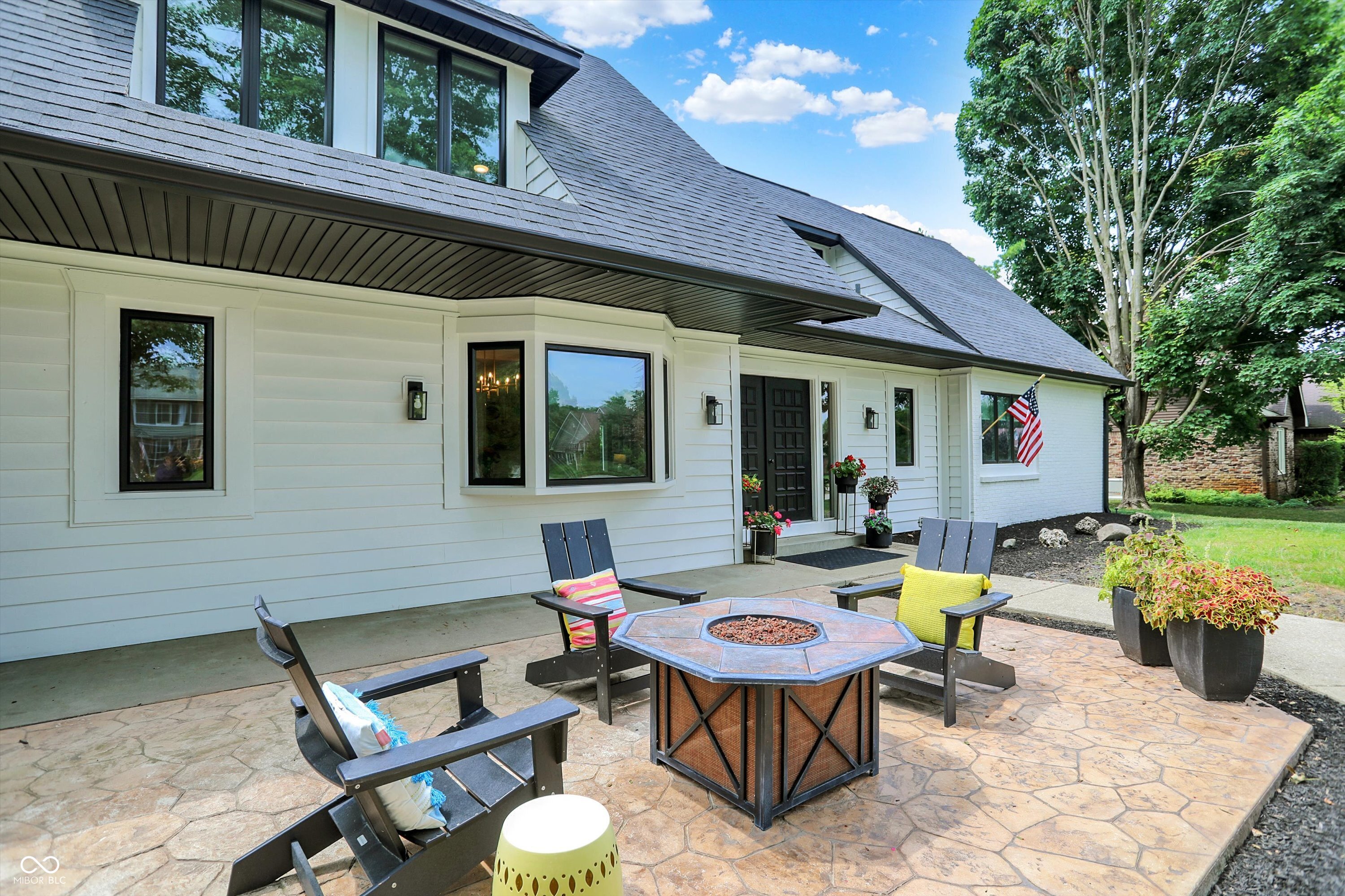 5091 Woodfield Drive