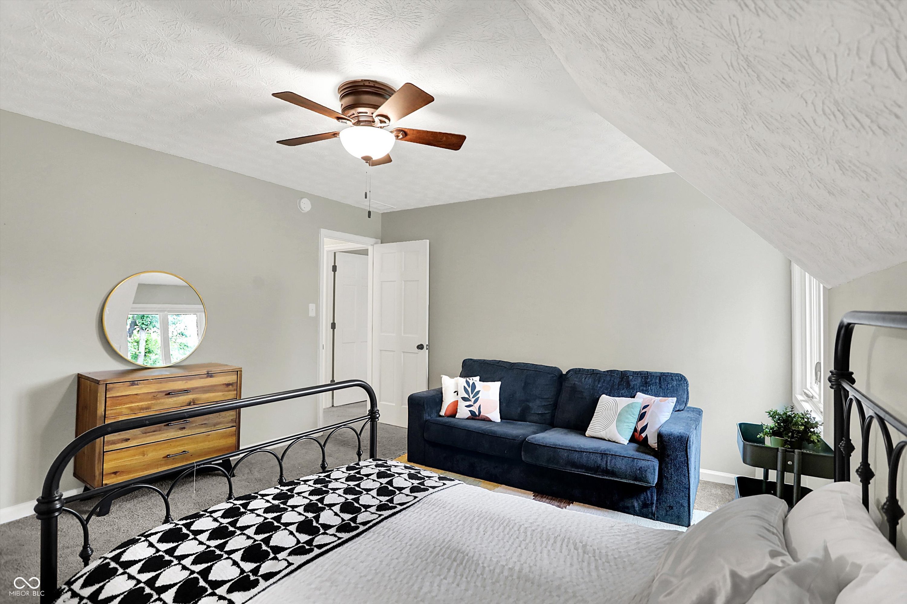 5091 Woodfield Drive