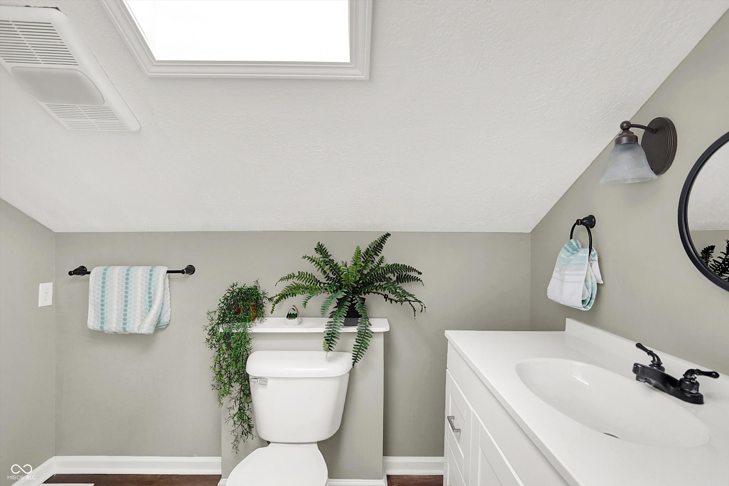 5091 Woodfield Drive