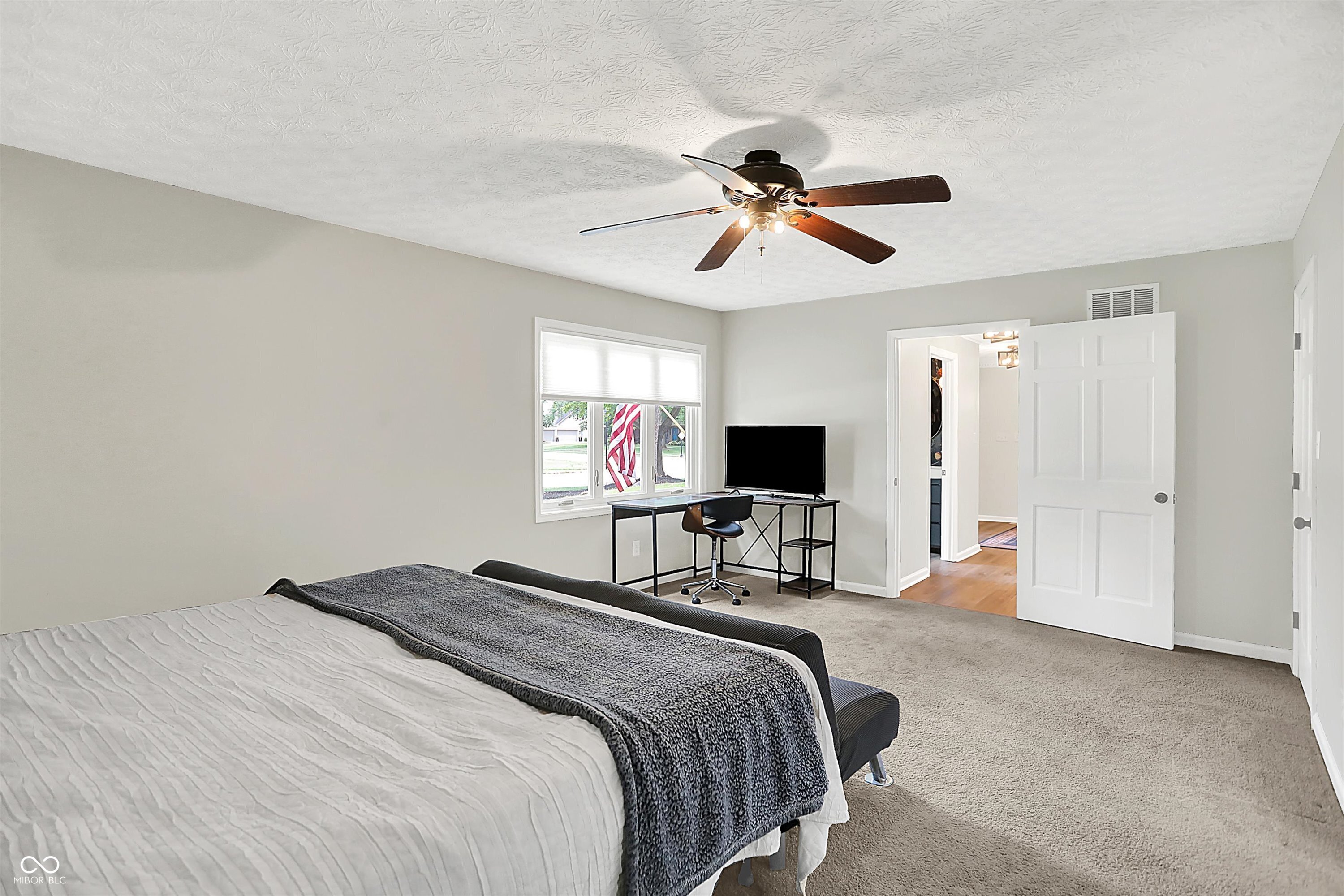 5091 Woodfield Drive