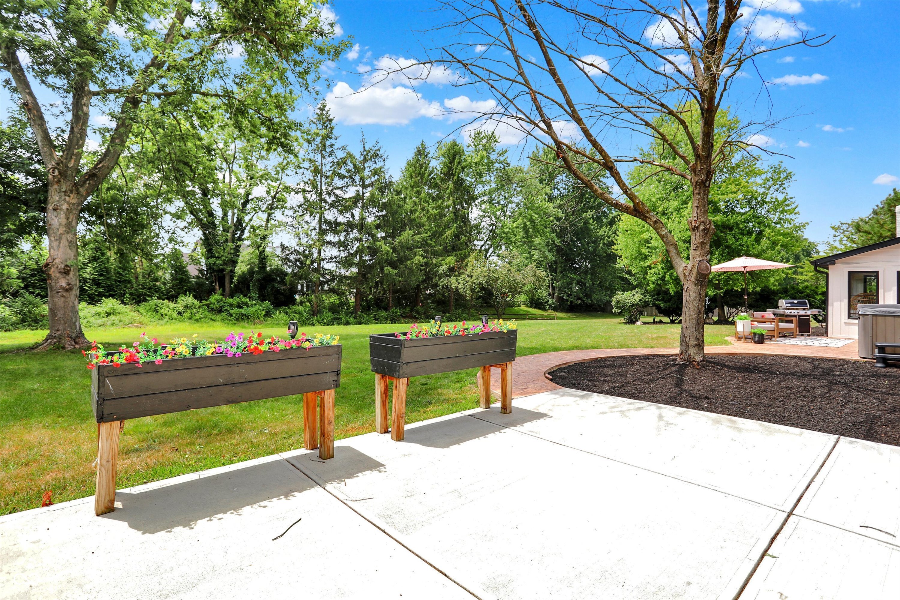 5091 Woodfield Drive