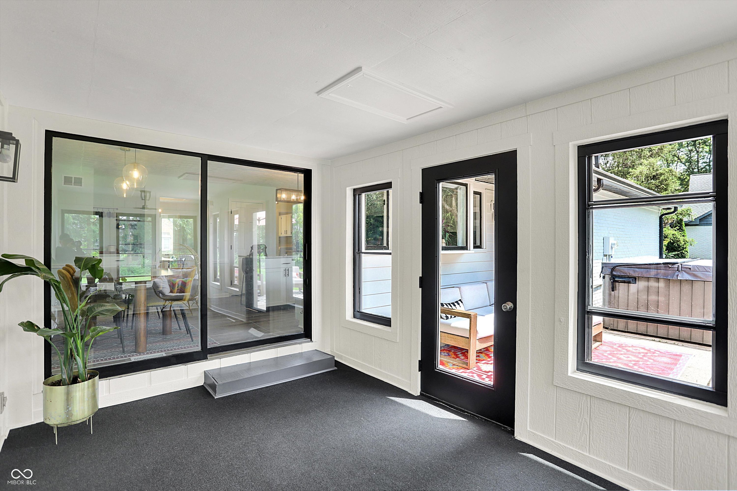 5091 Woodfield Drive