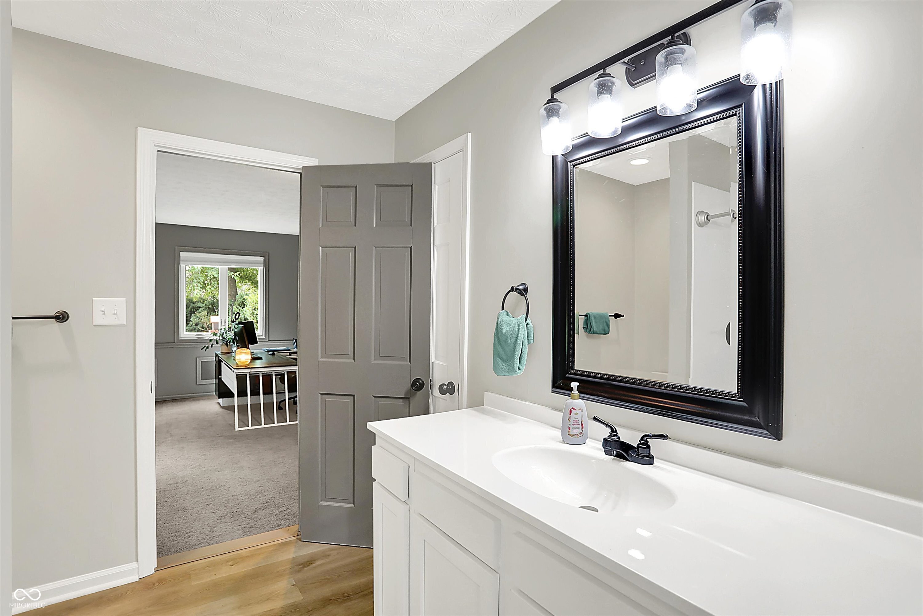 5091 Woodfield Drive