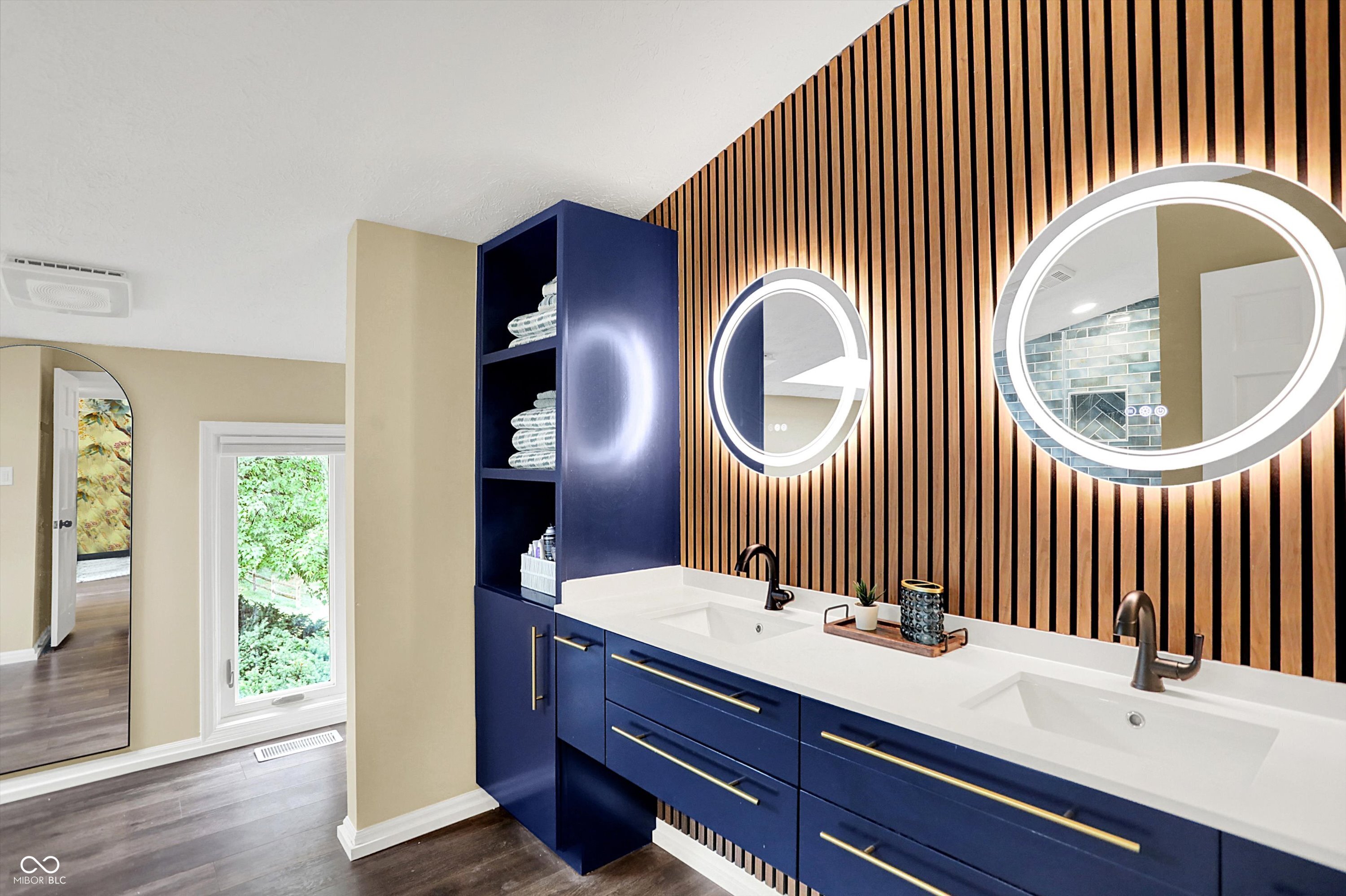 5091 Woodfield Drive