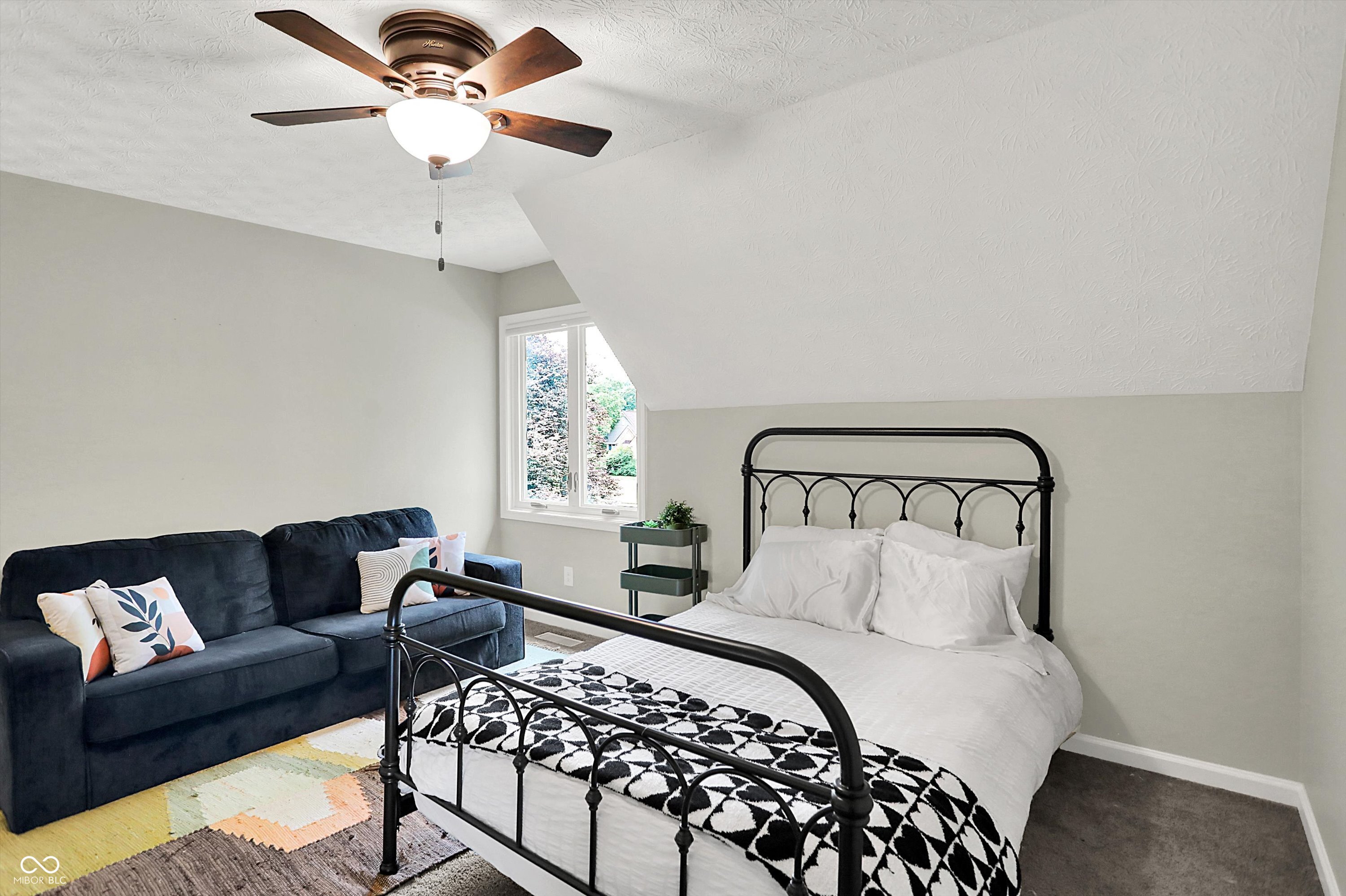 5091 Woodfield Drive