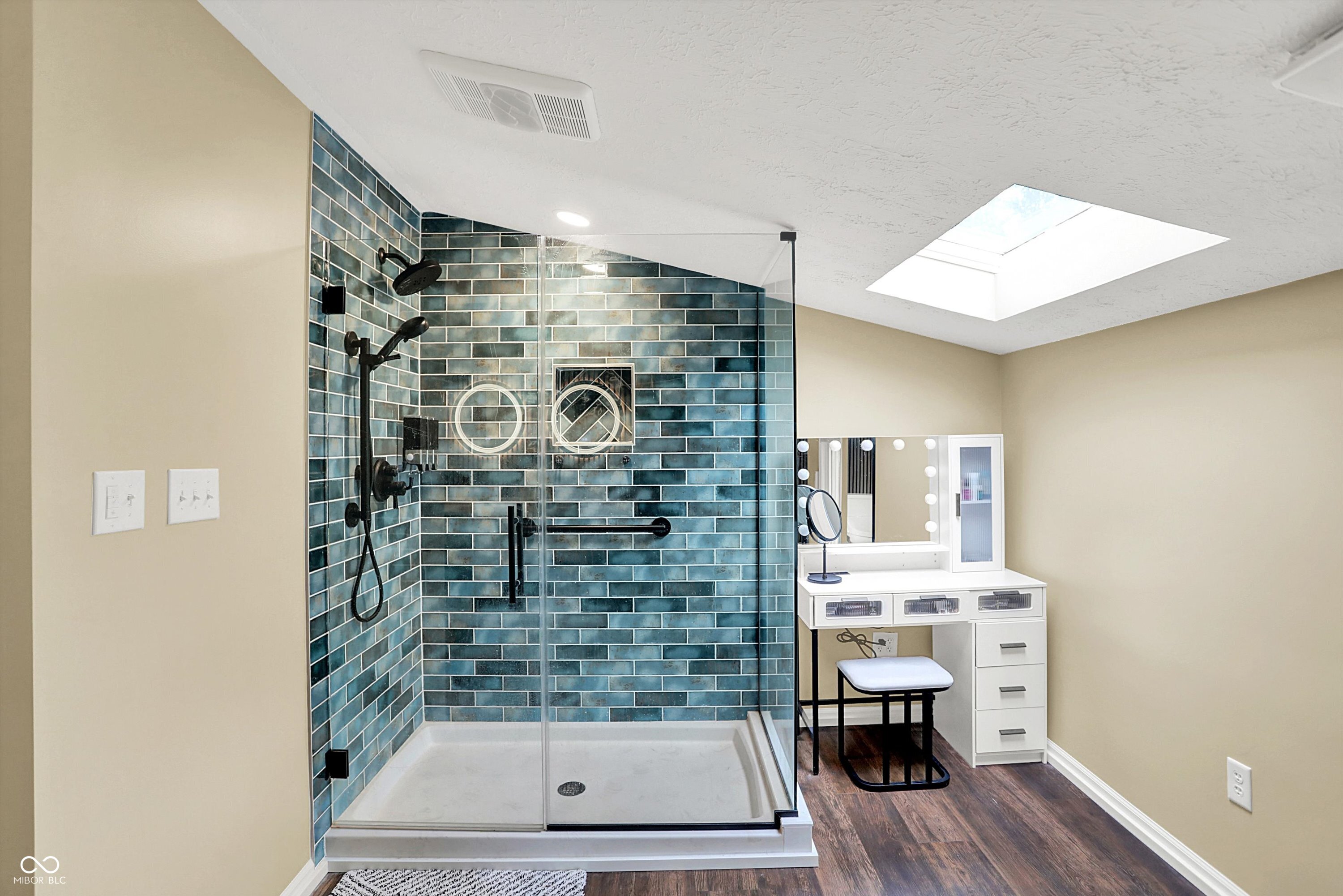 5091 Woodfield Drive