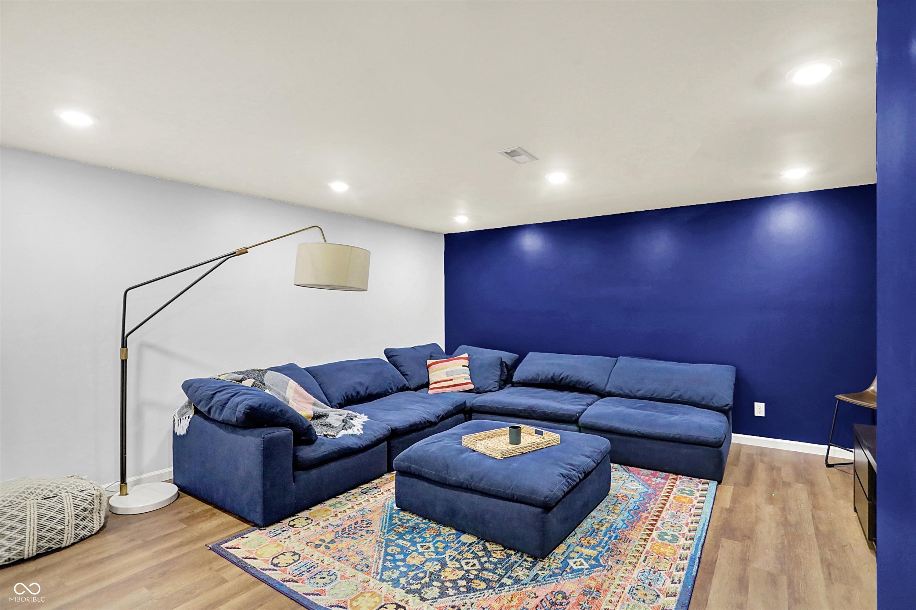 5091 Woodfield Drive