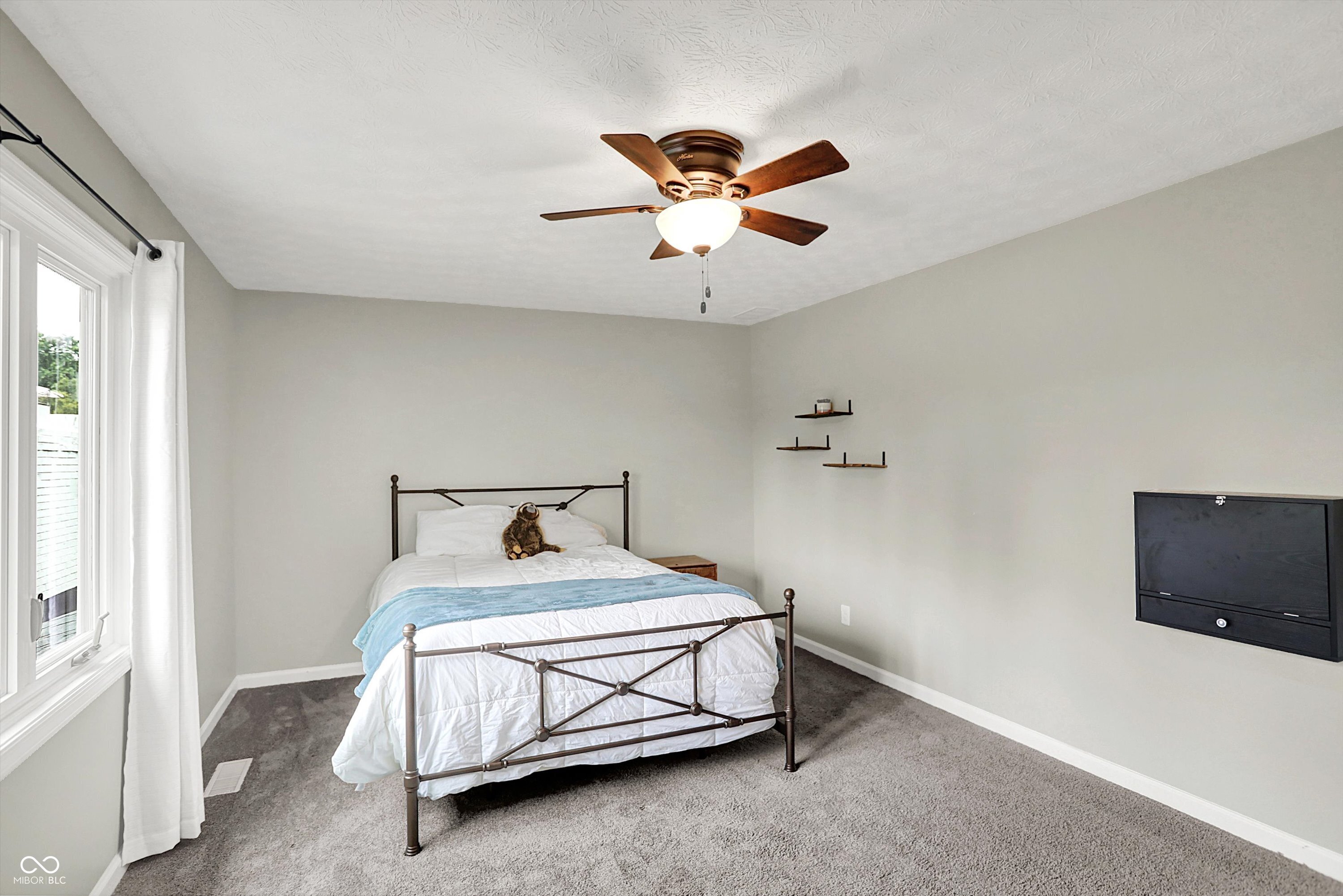 5091 Woodfield Drive