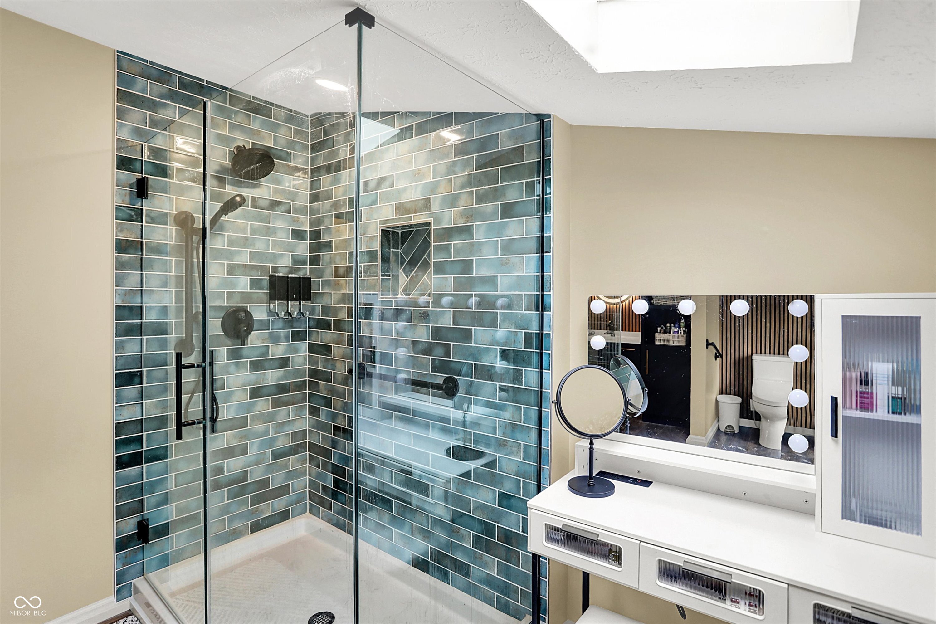 5091 Woodfield Drive