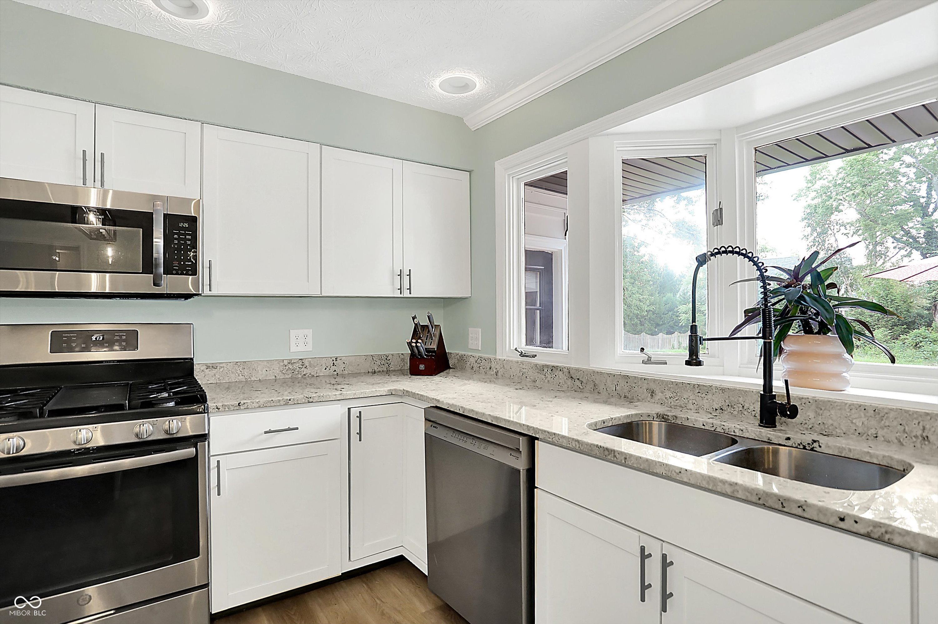 5091 Woodfield Drive