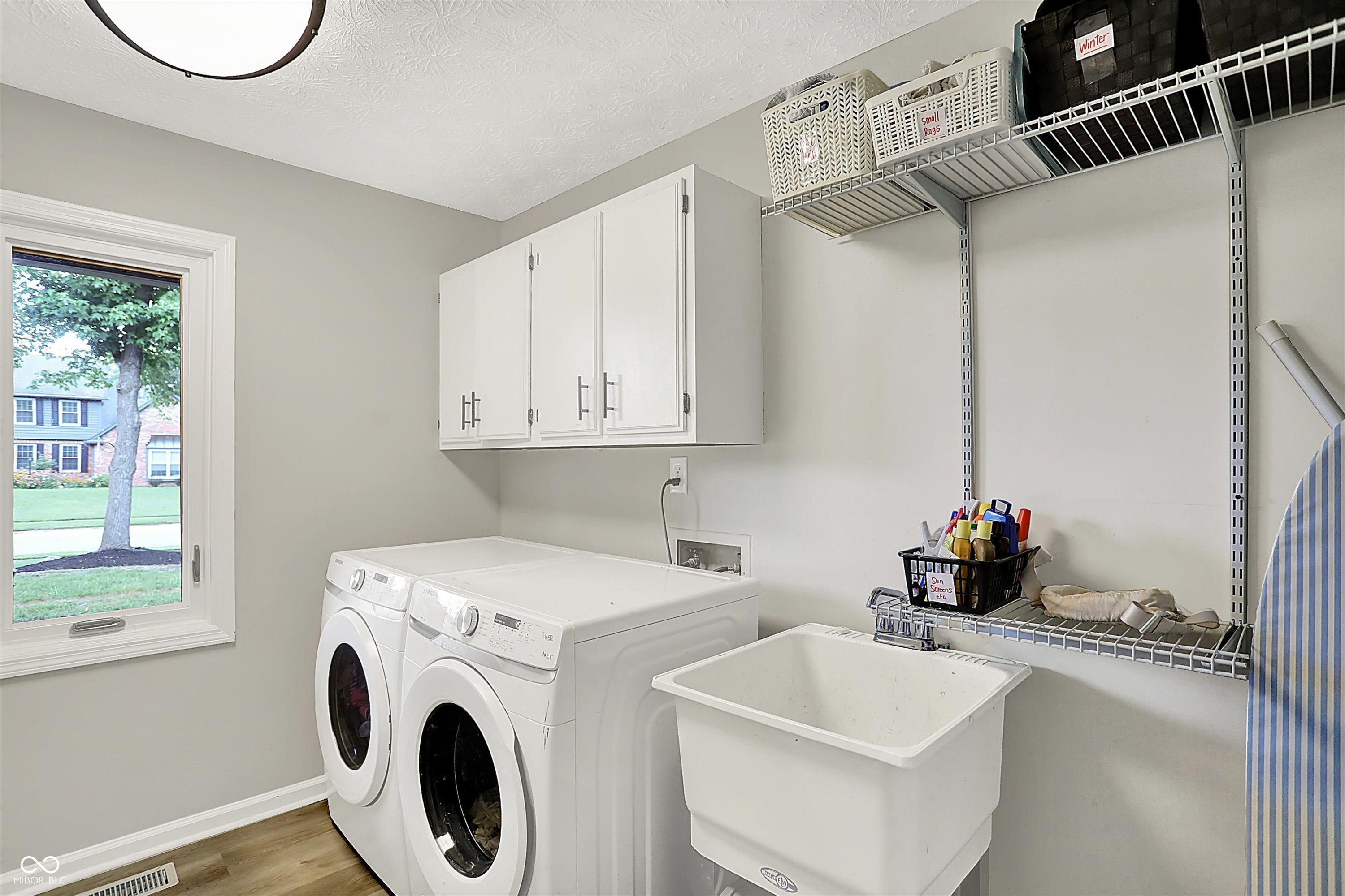 5091 Woodfield Drive