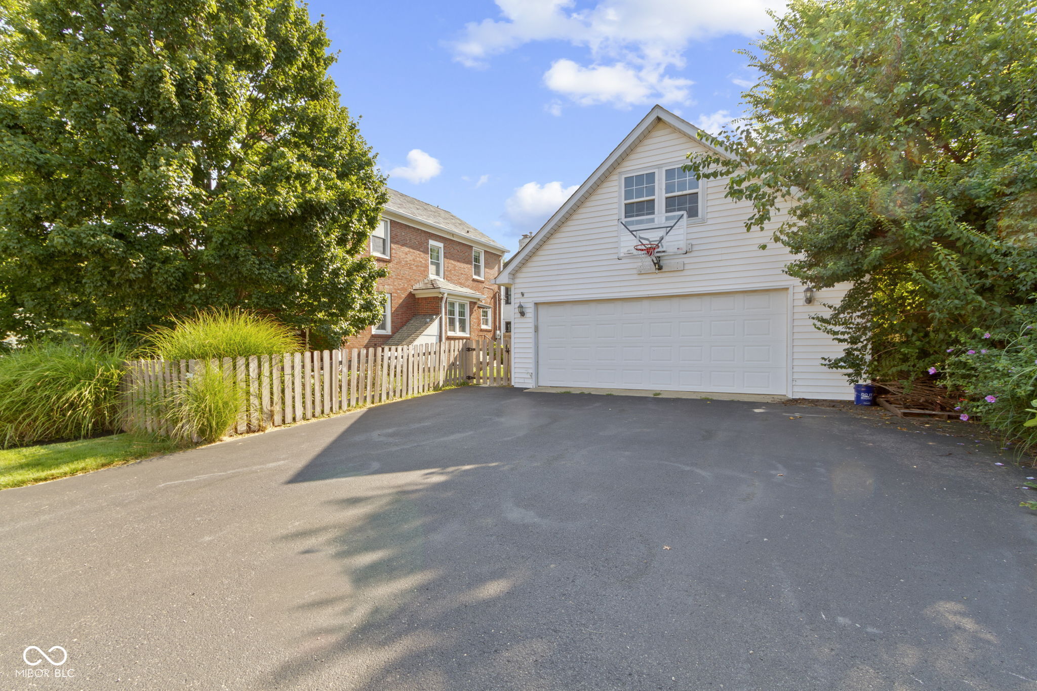 2501 Kessler Blvd E Drive