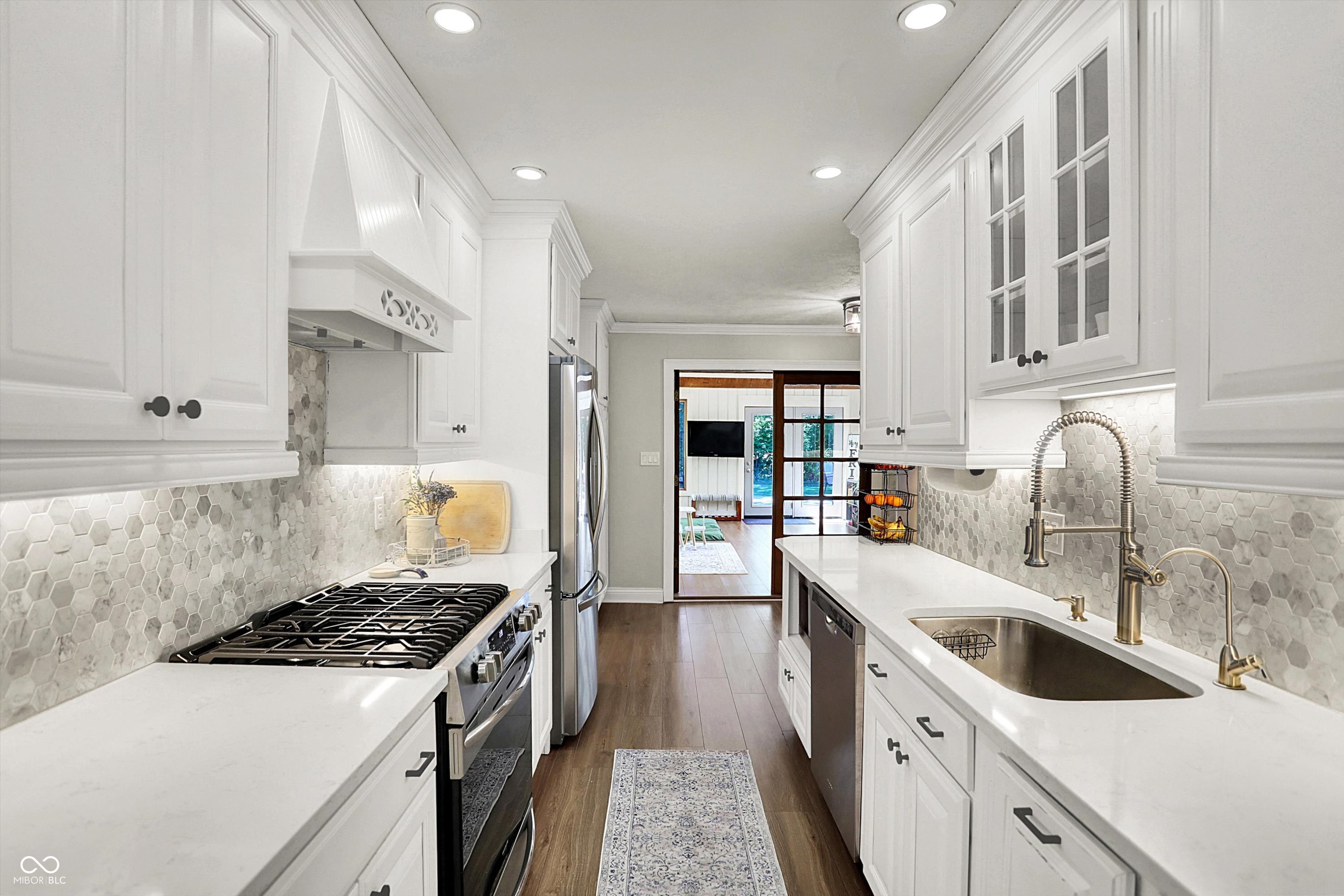 10913 Pleasantview Drive