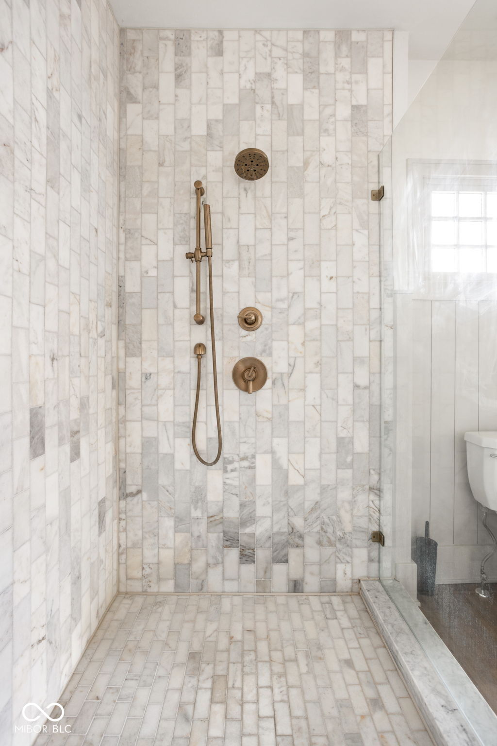 2435 N College Avenue