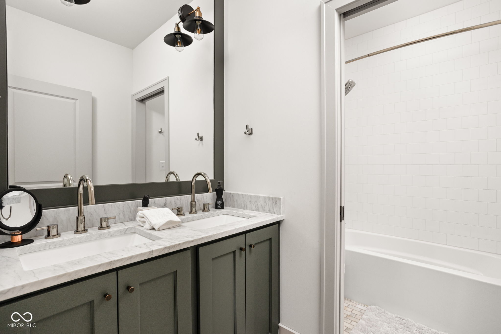 2435 N College Avenue