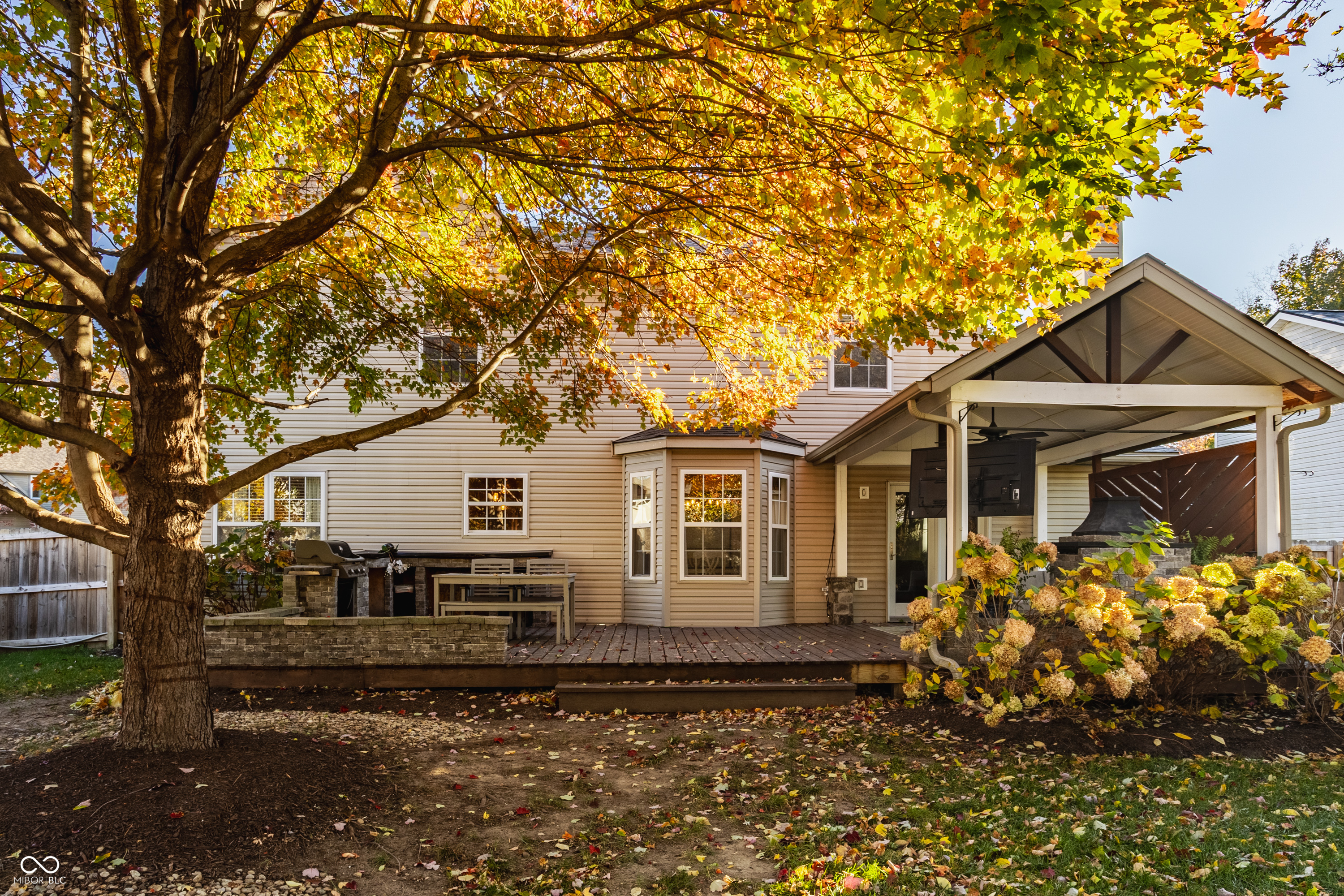 5325 Creekbend Drive