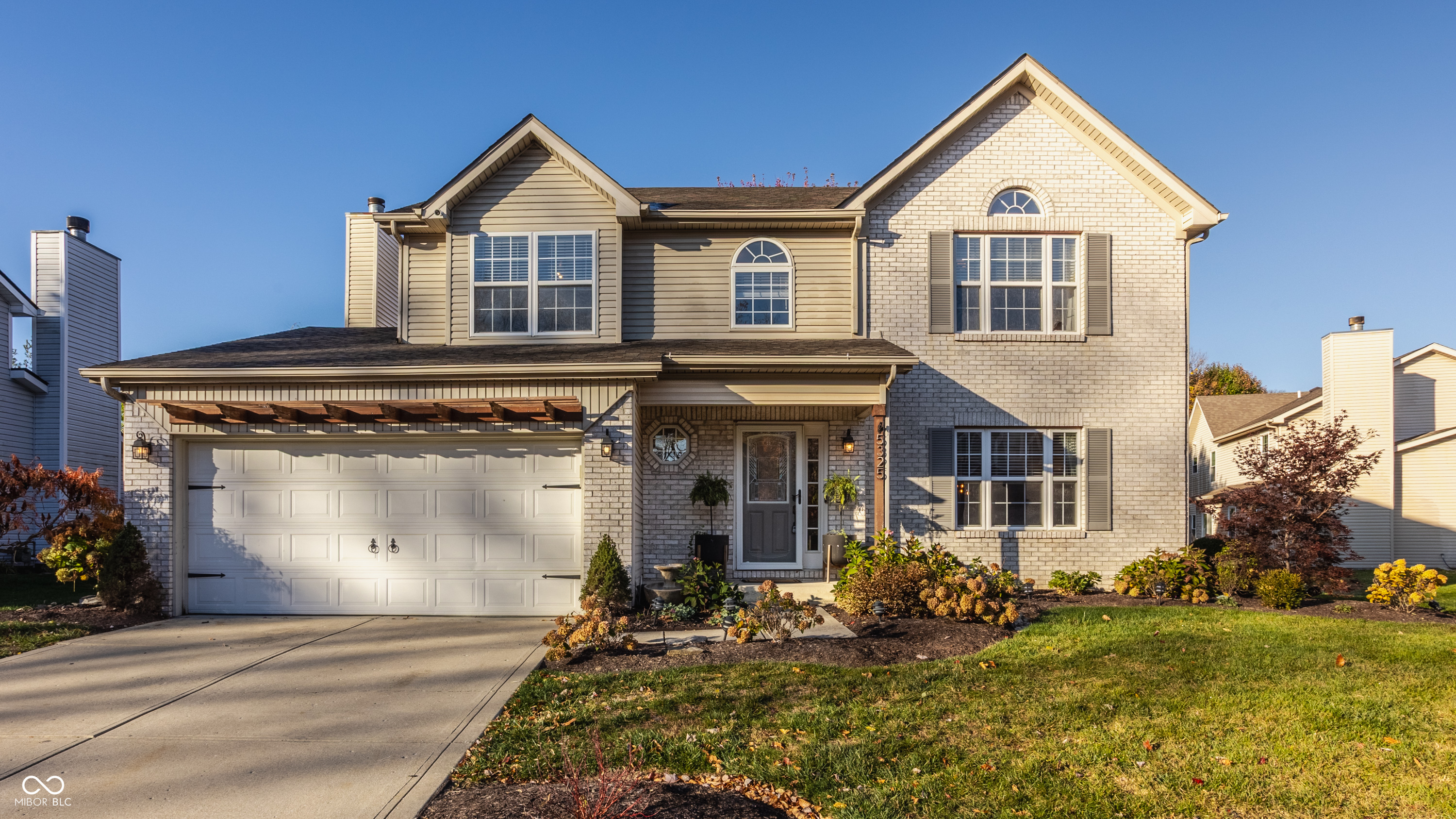 5325 Creekbend Drive