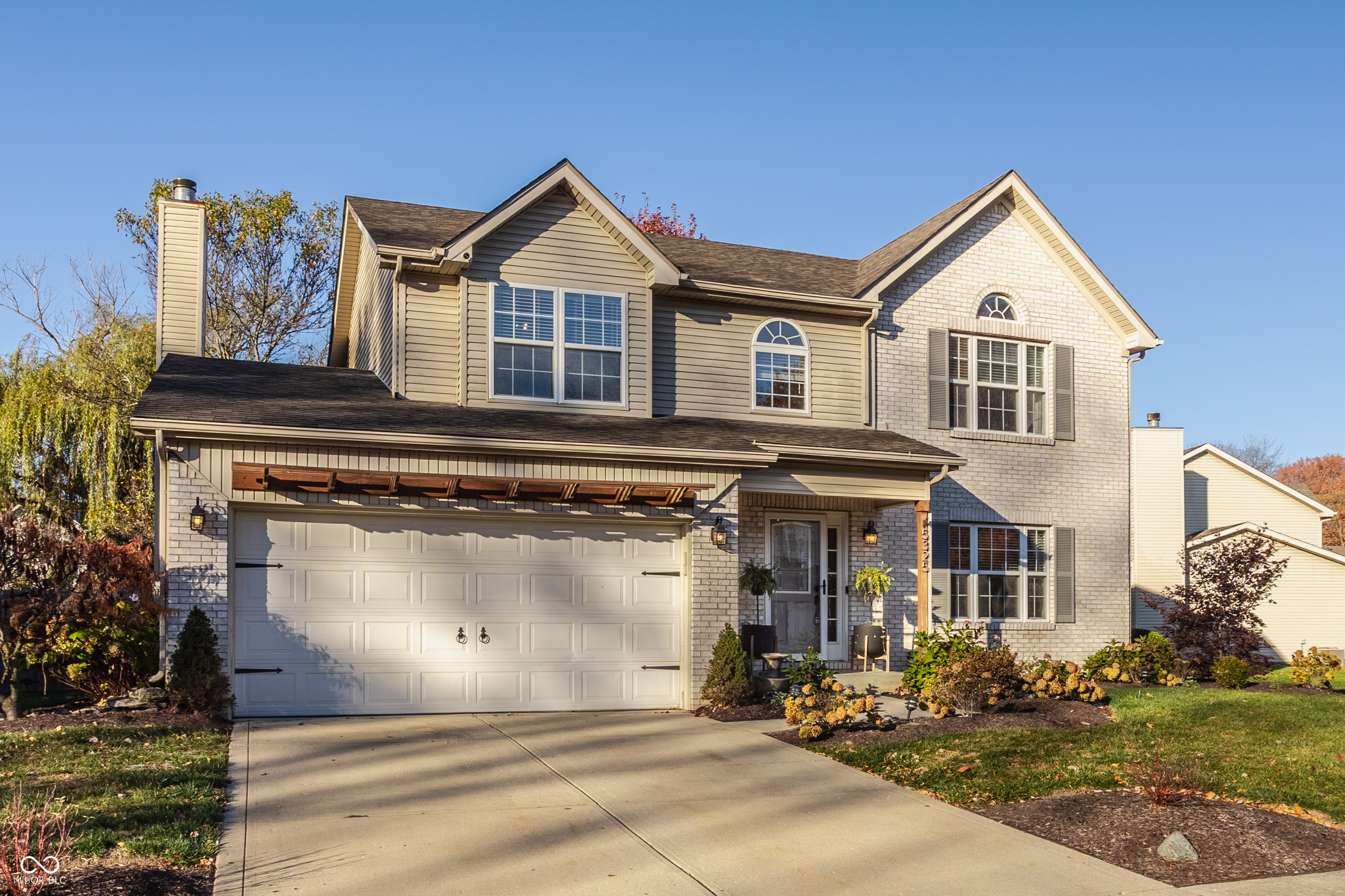 5325 Creekbend Drive