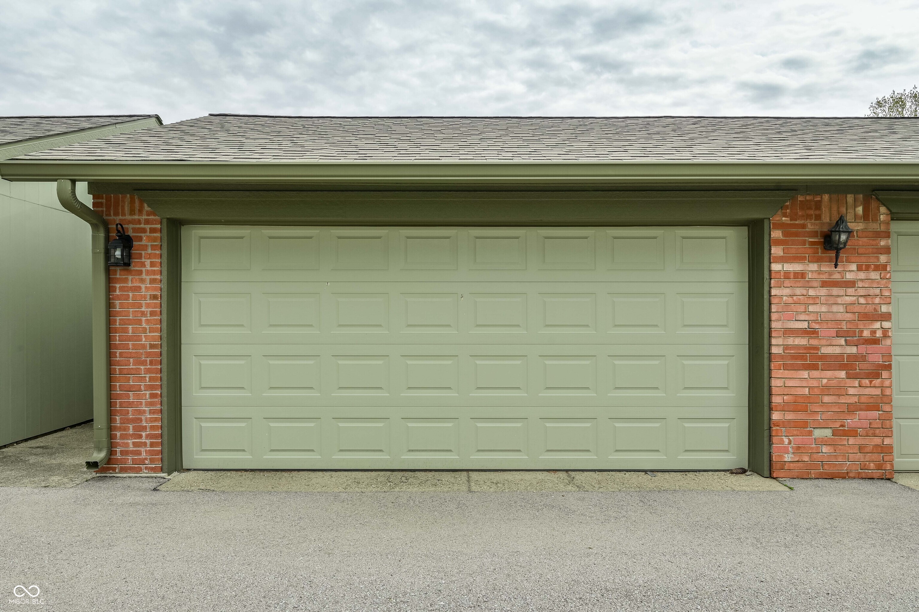 5250 Whisperwood Lane Unit: 0