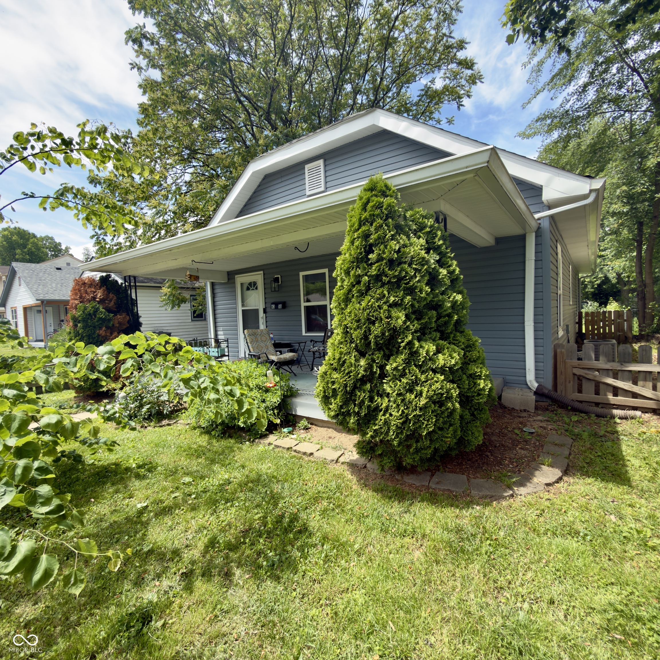 4350 Kingsley Drive