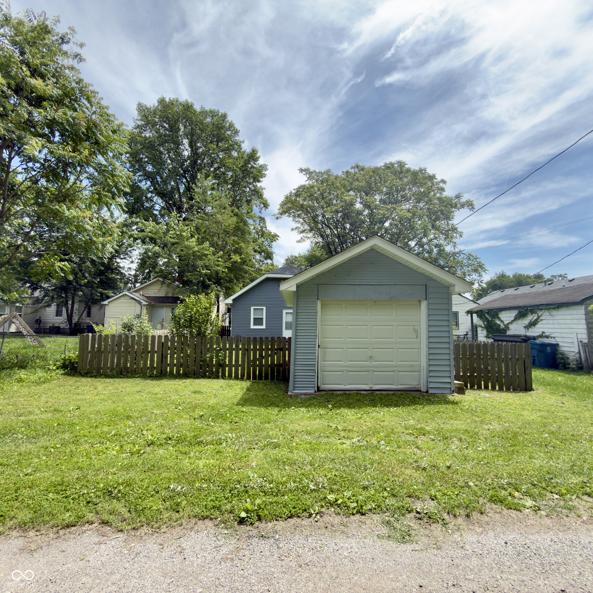 4350 Kingsley Drive