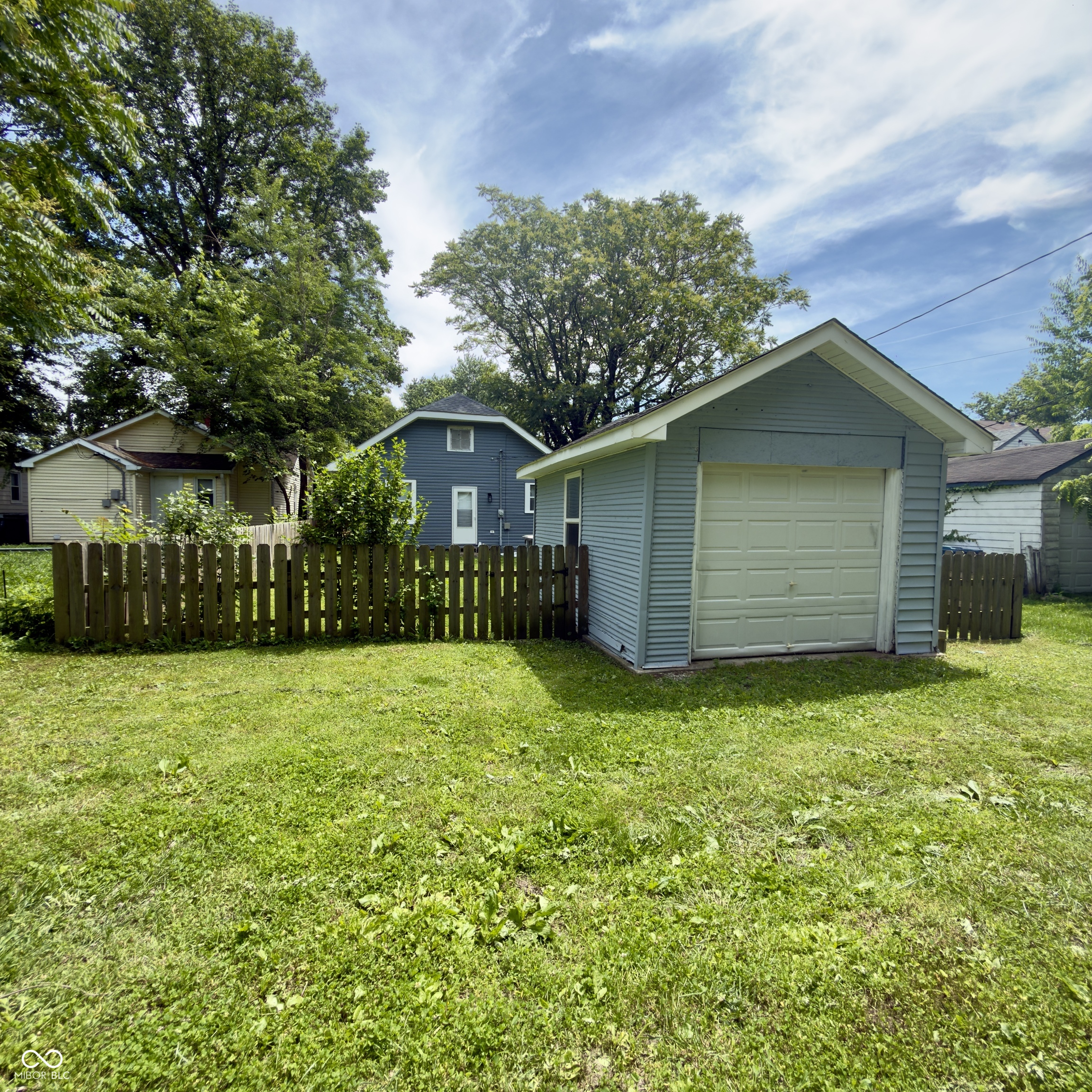 4350 Kingsley Drive