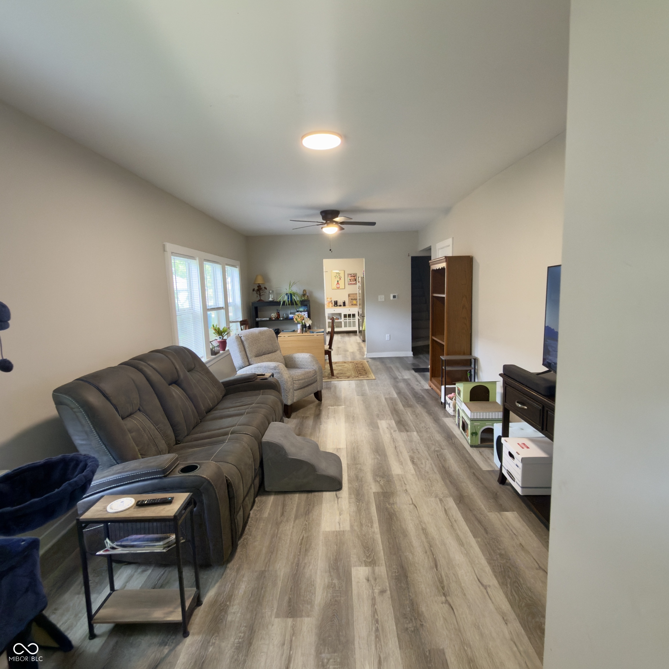 4350 Kingsley Drive