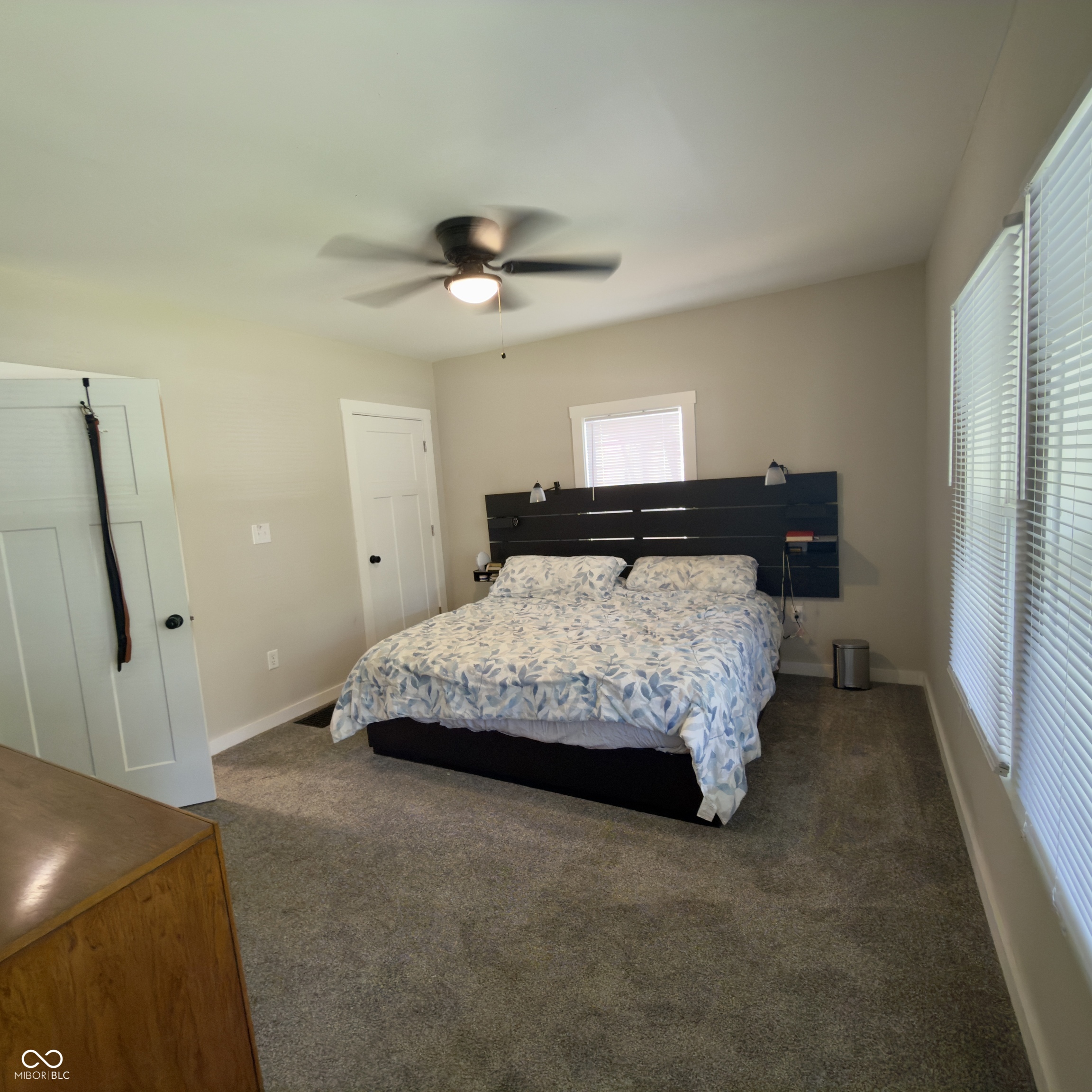 4350 Kingsley Drive