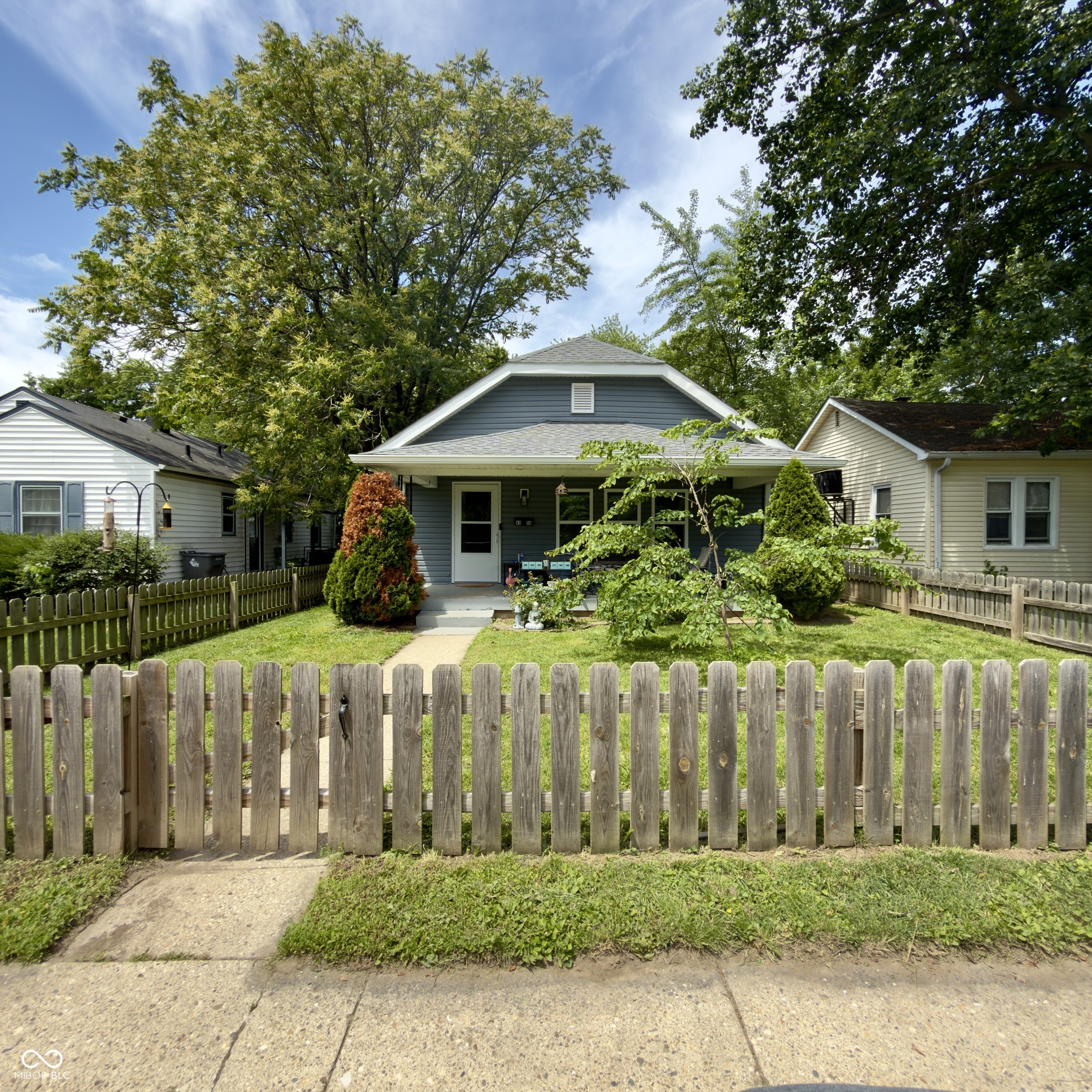 4350 Kingsley Drive